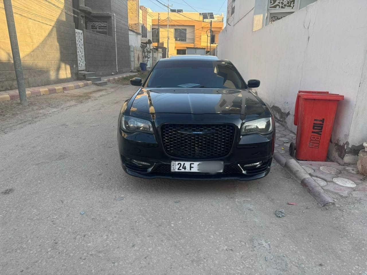 أوباما  موديل 18 وراد كندي داخله كلين هنا صار بيها صبغ قطعتين بدون دواخل بدون ارباك
رقم شمالي بسمي هزا وسنويه جديدة + تضليل بل سنويه ماشيه 80 الف
سعر ب 208  
***********
مكانه حله شارع 60

