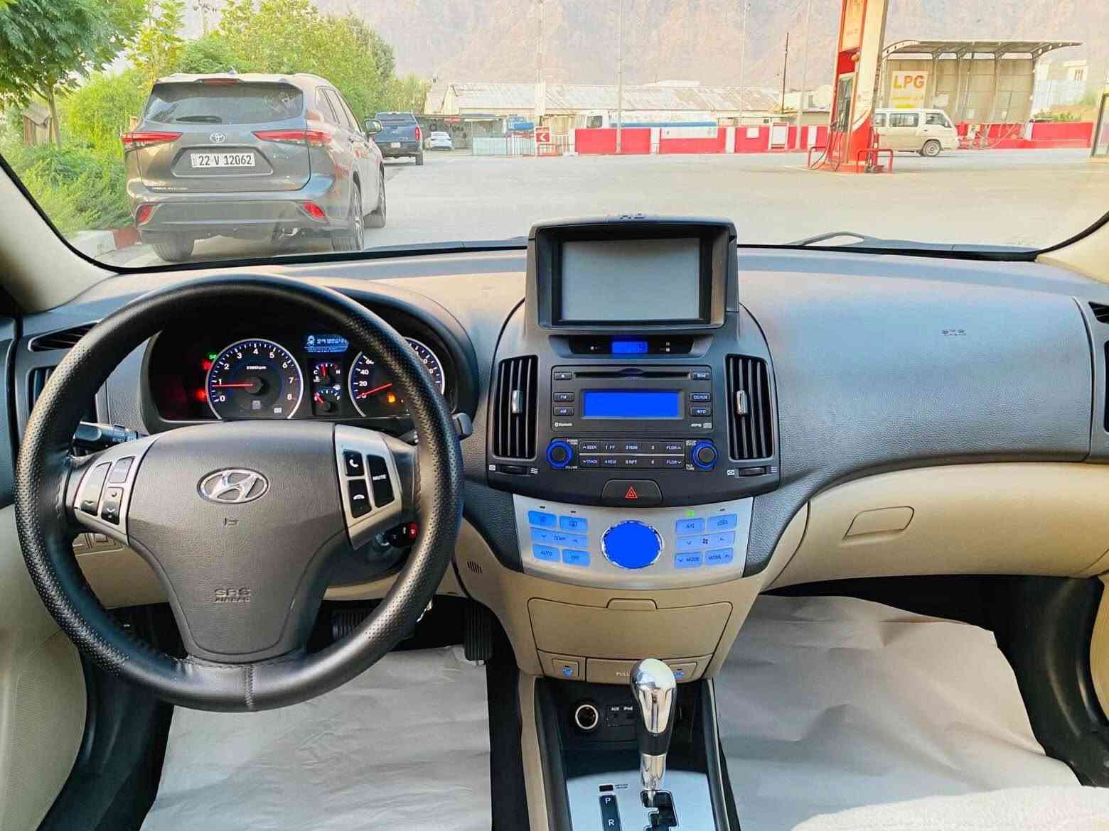 ئاڤانتي مؤديل 2010
كيج وه نه وشه كوشن هيته ر
ئاوينه ئيشاره ت شاشه بلوتوز
كؤدي بؤكراوه بي كيشه يه
سوكان فؤليؤم ته بيرت له مس 
سه ياره كه تايه ي نويه
تابلي جوانه هيج مه سروفي تيدانيه
گيرومه كينه وكاره باي به شه رت
خايسي نيه كه فه رگؤراوي نيه
ماشالله ي ده وي تابلي جوانه
تكايه بؤعه يب مه پرسه 
بؤنرخ كؤمنت بكه
***********
*********** السليمانية, العراق
