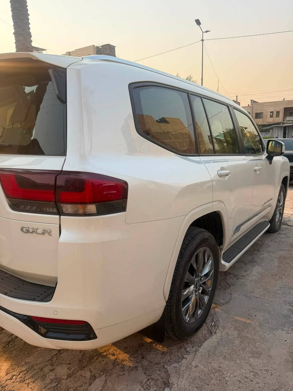 لاندكروز ساز تون تيربو موديل 2025 GXR
مغلفه bbfرقم اربيل سياره ماشيه 22 الف كيلو جديده مكفوله من كلشي على وضع الشركة للعلم تون تيربو سياره 
العنوان المنصور الداودي ***********
