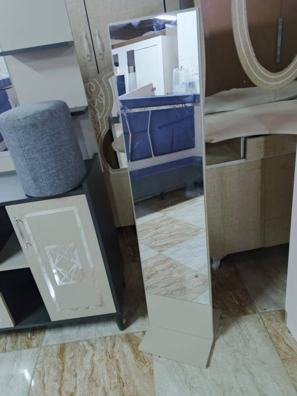 غرفه للبيع اخو جديد كلش نظيف سعر ٨٠٠ بيها مجال شراي تعال خاص عنوان كركوك

العنده غراض للبيع راسلوني *********** او اتصال ع رقم
