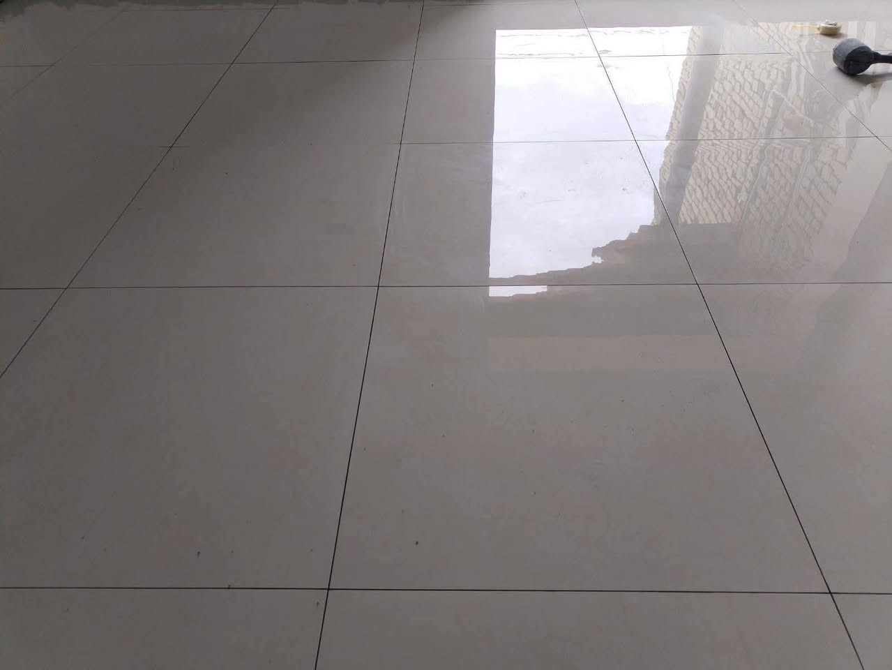 السلام عليكم تطبيك جميع انواع السيراميك المتر ب5 متفرغ حاليا *********** ** ***********
