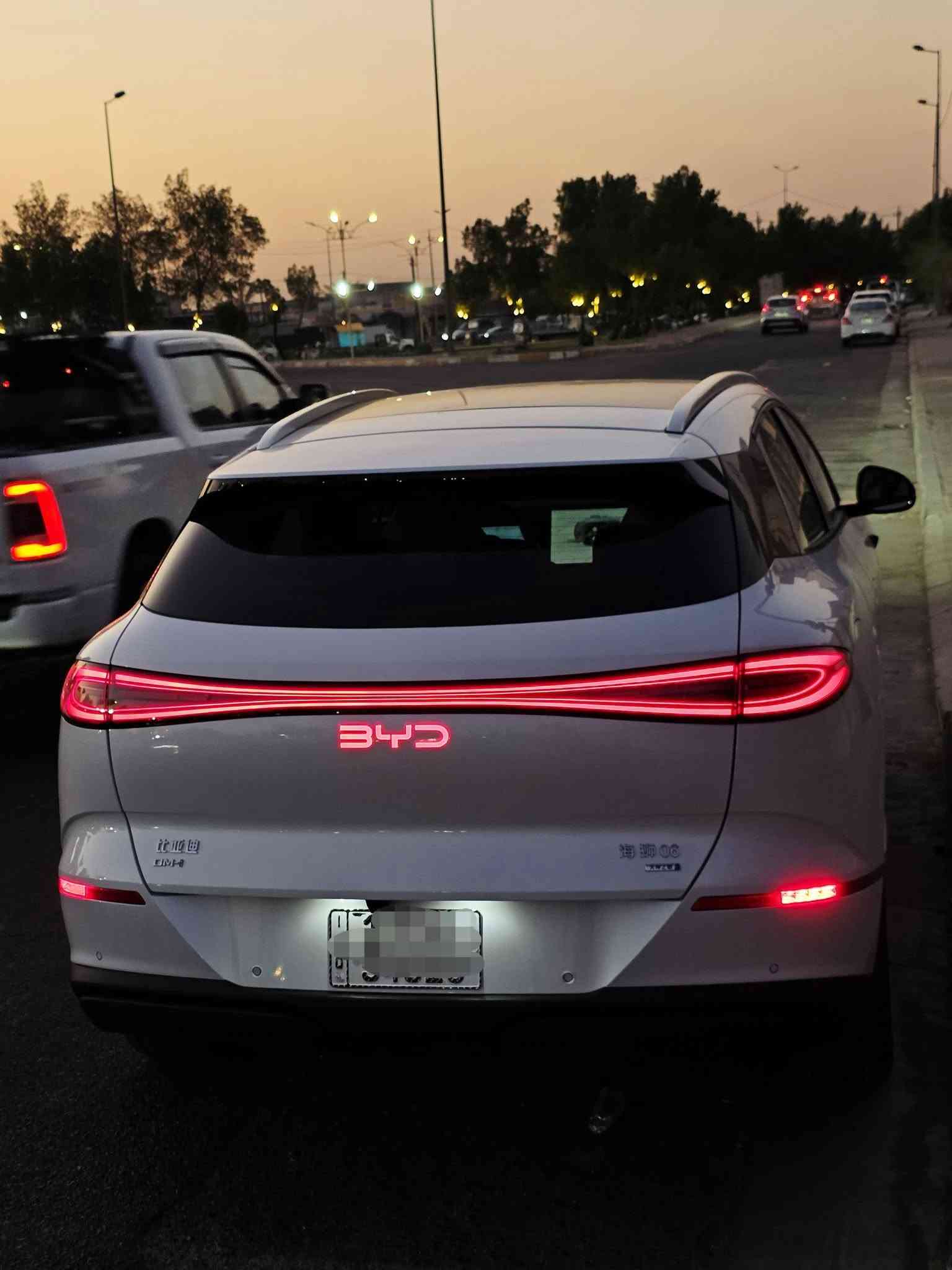 سيلايون 06 موديل 2025  فول اعلى فئة
مكفولة كفالة عامة ✅️
فقط بيع✅️
رقم بغداد✅️
بانوراما✅️
شحن مدى يصل الى 160km  واكثر هم
كراسي كهرباء
انارة محيطية متغيرة
شاحن وايرلس 
13 كامرة
اوتو بارك
5 راكب 
صندوق كهرباء
السيارة ماشية 6.000km 
عنوان السيارة  بغداد حي الحسين 
سعر السيارة :  42.250 وبي مجال شي بسيط✅️✅️
رقم الهاتف : ***********
