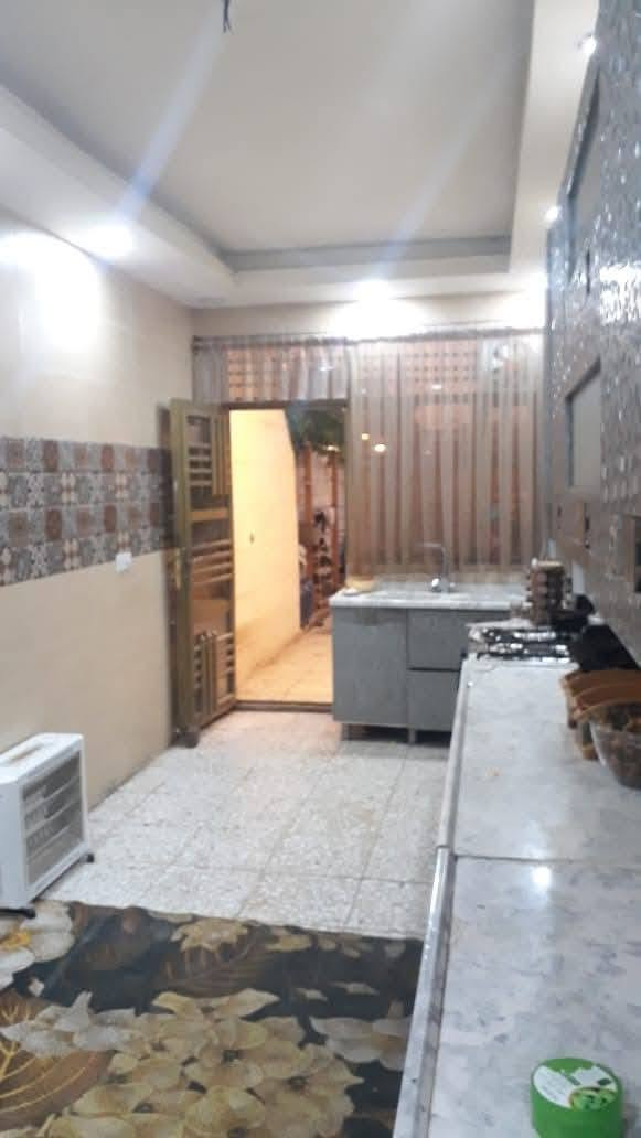بيت للبيع 125 متر 3 غرف نوم وغرفة غسيل وصالة ومطبخ وخدمات وهول حولي وكراج كبير مع حديقة كبيرة العنوان حي الاعلام شارع عمارات الكويتي للأستفسار الاتصال على الرقم ***********  مكتب الحبيب للعقار
