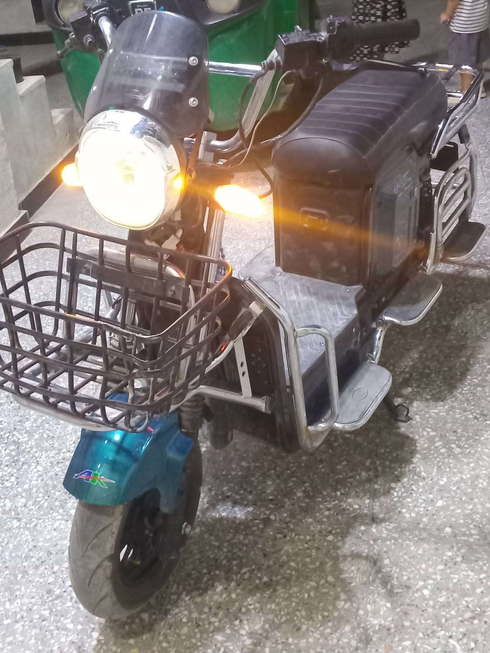 متاح للبيع دراجه هارلي جبلي جديده سعرها ٧٠٠ وبيها مجال ***********
***********
العنوان بغداد ابو غريب
