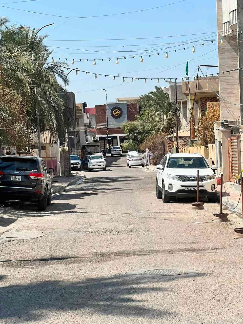 السلام عليكم قطعه ركن للبيع منطقة الحيدرية
مساحه ١٧١ م مربعه وجه 9,5 م ونزال 18,5
قريب شارع الهوره الرئيسي خلف مجمع اوزون الطبي 
للستفسار اتصل ***********
