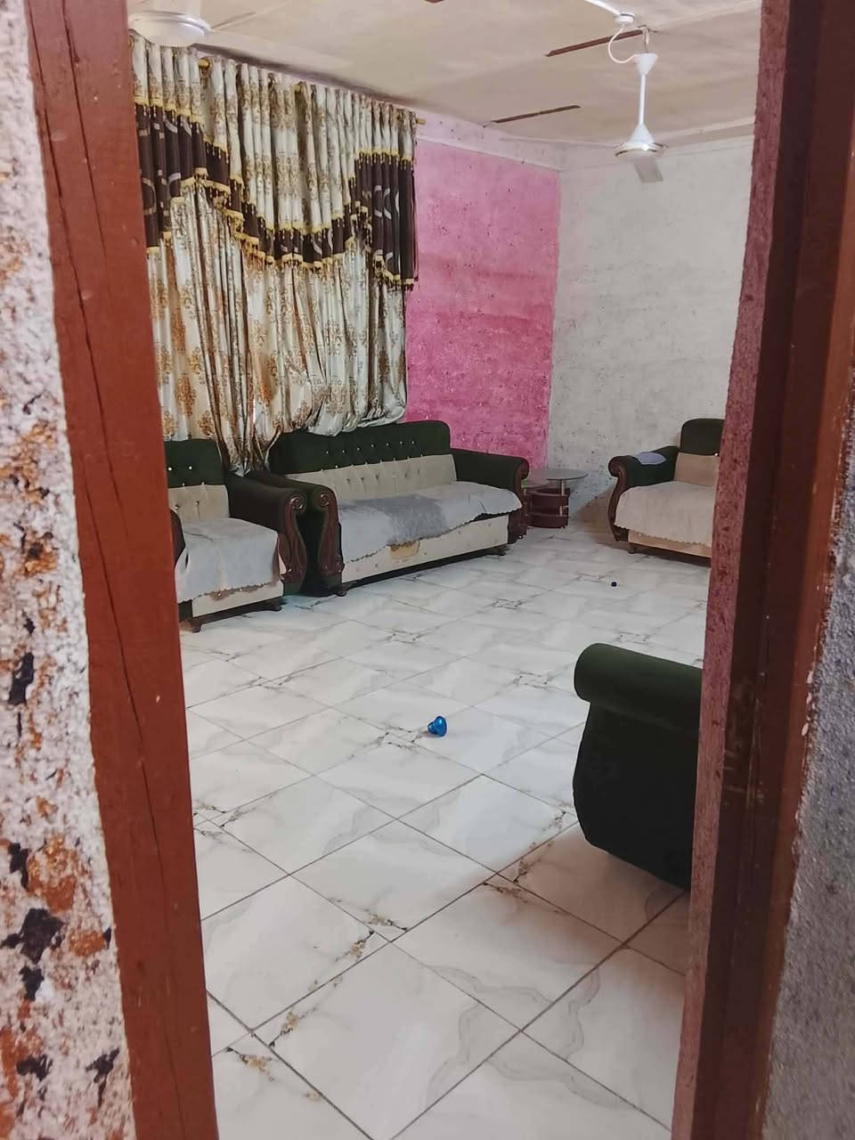 بيت للبيع بطهمازيه بشارع مدرسة الهدف مساحة 130متر البيت عكاده البيت نظيف ومرتب سعره 35 لتواصل خاص
