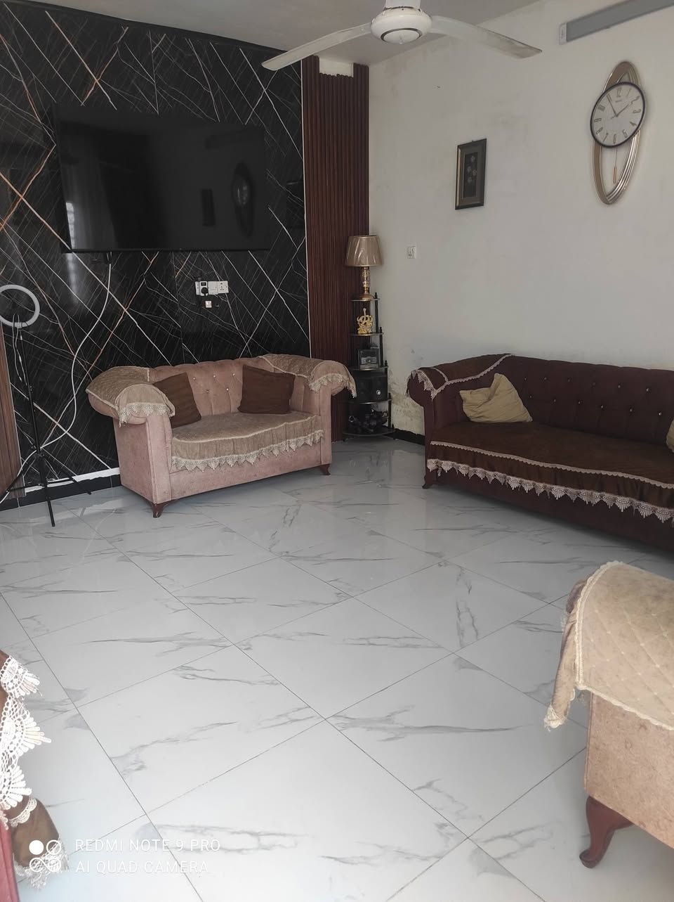 بيت مساحه 100متر للبيع يحتوي على 3غرف وستقبال ومطبخ وحمام خارجي وحمام داخلي وطرمه للستفسار رقم *********** السعر 75 العتوان الجريخي شارع 30
