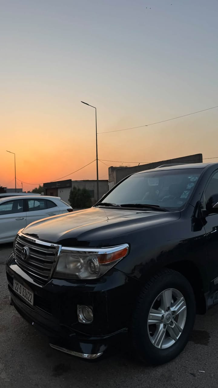 LAND CRUISER V.XR
نويوتا لاندكروزر مديل 2013  محرك 8سلندر فول مواصفات بصمة. فتحة. طفاية حريق. 3 قطع تبريد. مناخ منفصل. تحديد مسار. مثبت سرعة. مانع انزلاق. فورويل. مقاعد كهرباء. مري كهرباء. حساسات امامي +
خلفي. نقطة عمياء +

العنوان بغداد الجديده رقم الهاتف ***********
***********

السعر 330$$$

