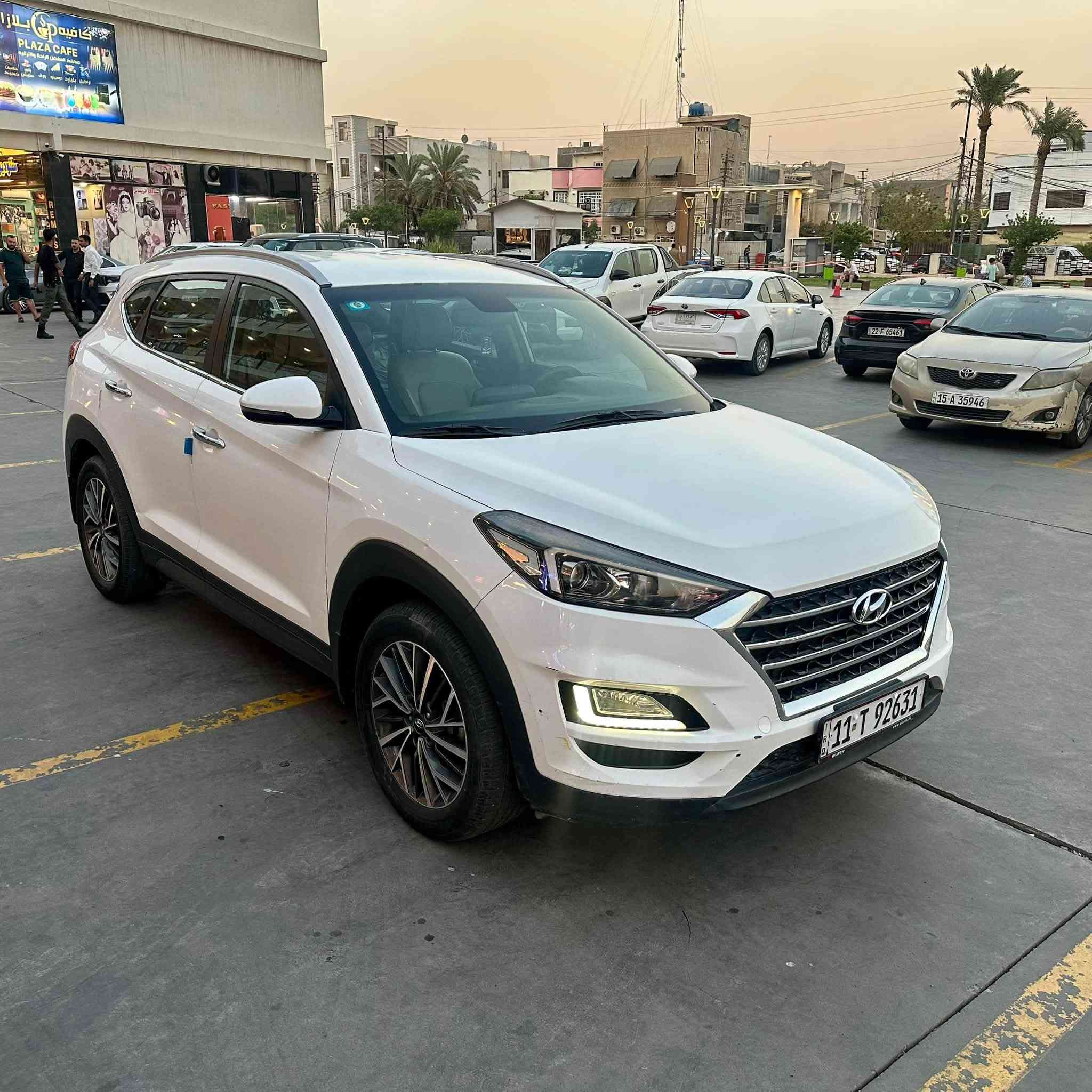 HYUNDYI TUCSON(وكالة القاصد)
الموديل :-2019
عداد المسافة :-70000 كم
حجم المحرك :-2000 doch 
لوحات التسجيل :- بغداد  سنوية مجددة 2029 
المواصفات :-
1- بصمة ابواب وصندوق وتشغيل
2- نظام ترحيب عند الاقتراب
3- كرسي السائق كهرباء
4- كشنات جلد
5- شاشة اصلية +كامرا خلفية
6- اريل نفكيتر
7- شاحن واير ليس 
8- وبقية المواصفات الاساسية .
السعر :-17.800$بيه مجال جدا جدا بسيط
العنوان :- جانب الكرخ/ حي الخضراء
للتواصل :-***********
السيارة مكفولة من الحادث والبارد والصبغ
