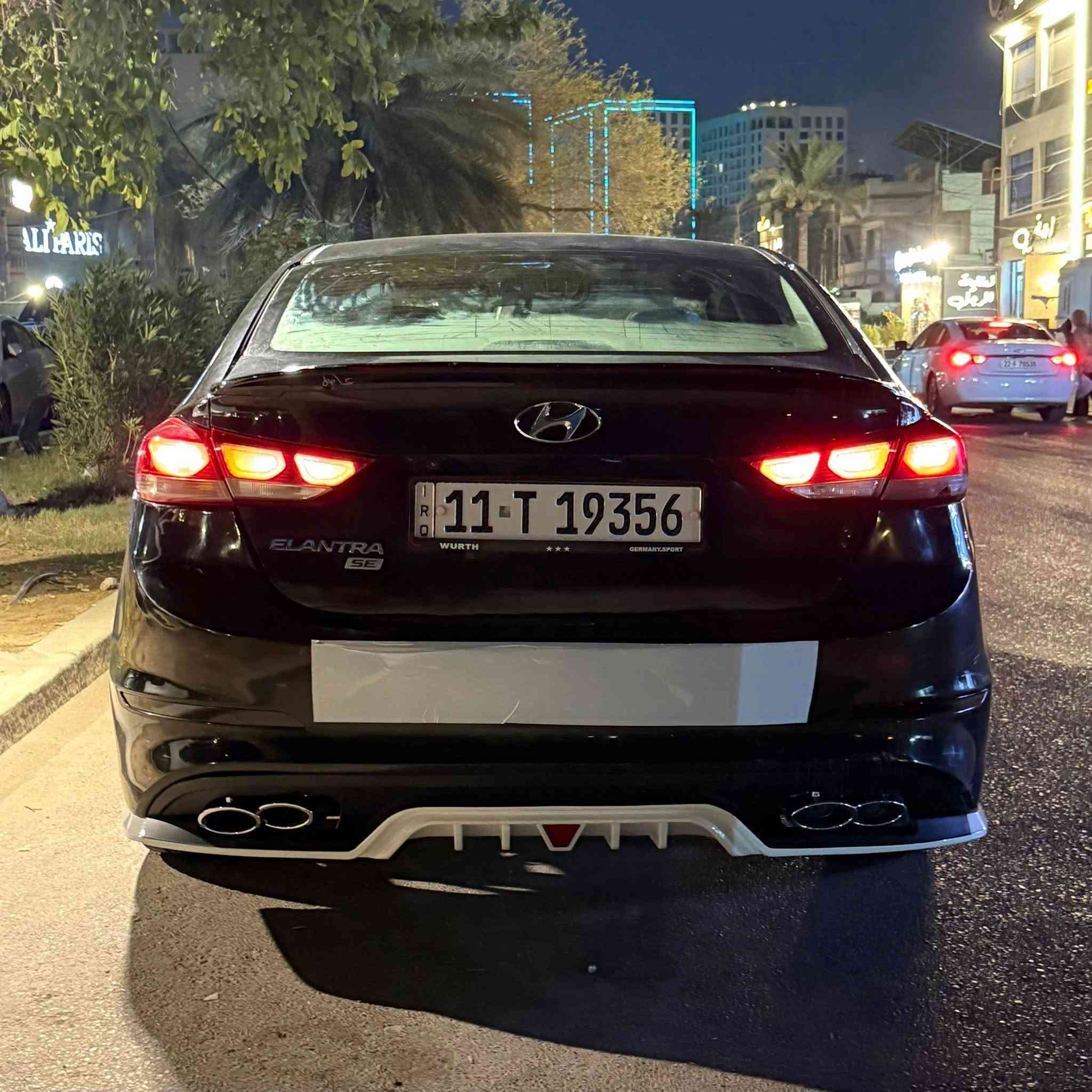 هونداي النترا 2018 فئة SE
للبيع او مراوس بسياره احدث وانطي فرق 

وارد امريكي رقم بغداد الجديد هزه و سنويه جديده بأسمي ونافذه لسنة 2031 

كير و مكينة وتبريد بشرط مع إدامة كامله للسياره من كل النواحي كير AT المرغوب و مكينه 2000 cc علماً السياره ماشيه 86الف ميل فقط 

الحادث : [ بأمريكا جامرلغ و بنيد مثل ما موضح بلصور و بلعراق صار بيه صبغ باب السايق و الخلفي اثر شخوط السياره مكفوله لغود وشواصي و تكم و قماره  مجموع عدد قطع المصبوغه أربعه ]

مواصفات العاديه المعروفه 
* فول تحكم ستيرن 
* سيتم سماعات انفنتي عدد ٦
* مقاعد مخمل (نظيفة جداً)
* شاشة كبيرة تدعم Apple car play وAndroid Auto
*   الأنظمة الذكية (تحديد مسار و كروس سرعه )
* كامره خلفيه 
*  ويل كروم 
* وضعيات قياده (ico , comfort, sport ) 
* مانع انزلاق
* جام كهرباء وتحكم مري جانبي 

مكاني بغداد - السيديه 
*********** واتساب او اتصال 
السعر : 95 وبيه مجال للشراي
