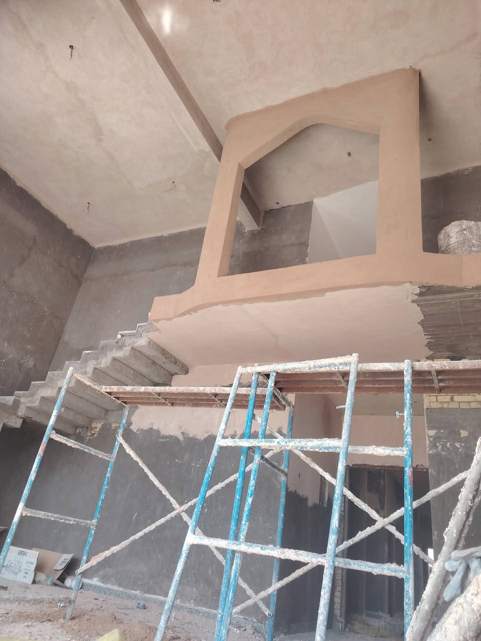 السلام عليكم
كادر لبخ متفرغ حاليا عملنا مركز فقط لبخ أسمنت وجص ومخمر درجة أولى ولبخ واجهات لتواصل ***********
