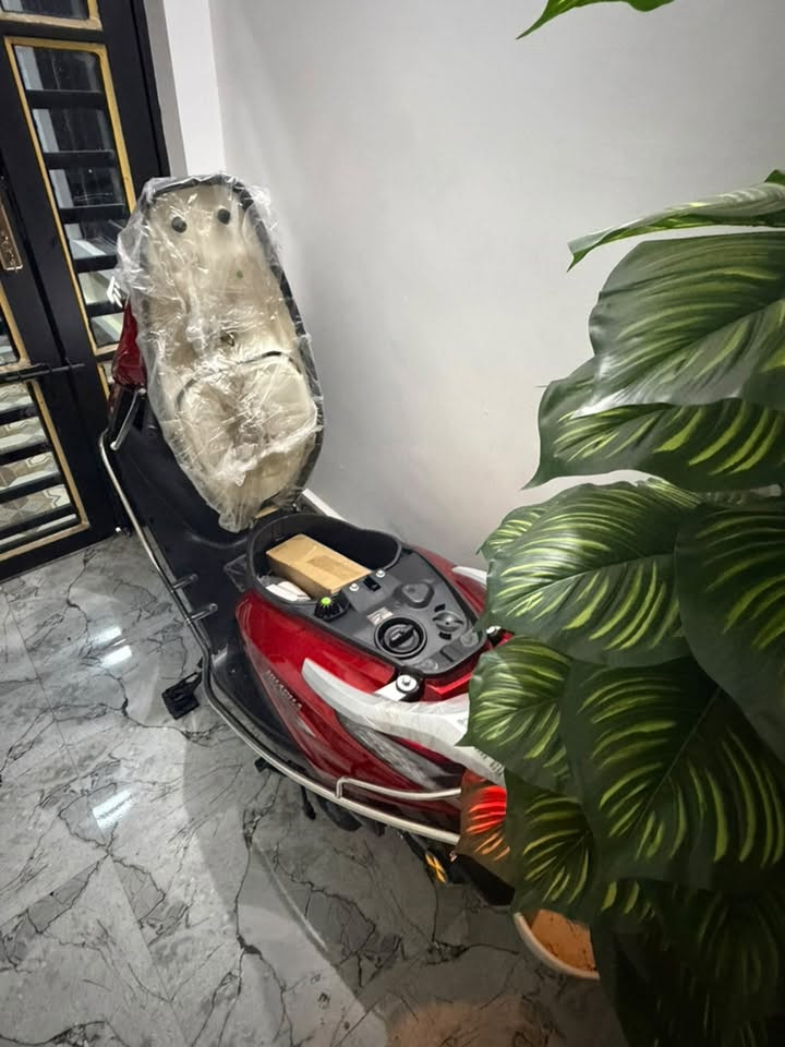 للبيع ….. هوشا F30 / 2025 ماليزي
اخت الزيرو جديده كلش📦
محرك110 cc 
ماشية 4 الاف حقيقي
على ايدي من الزيرو صارف عليها بس دهن وبانزين 
اشاير لد 
بگ لايت لد 
سويجات 2 
بعدها كتلوكات الشركه بيها ومري ما مشدودات مالها
محرك ناعم كلش
معروضه ب1500 وبيها مجال 
*********** واتساب
كوت
