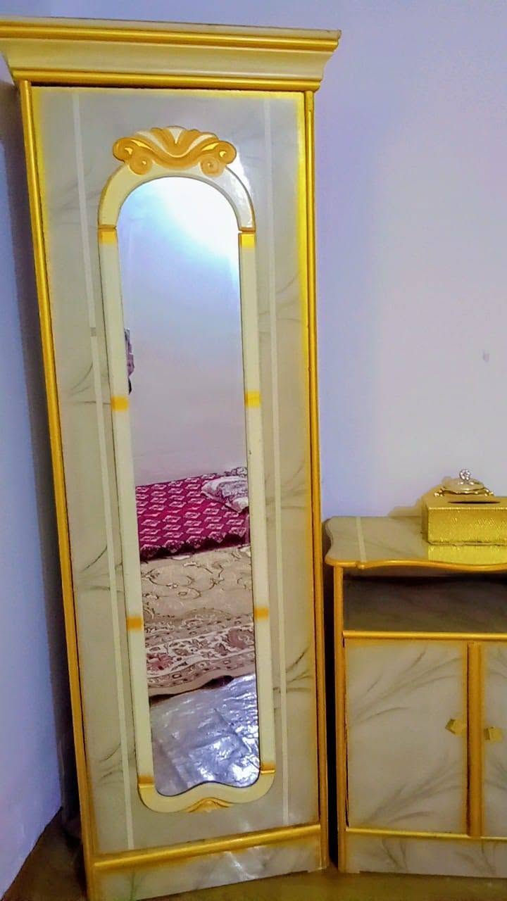 السلام عليكم ورحمه الله وبركاته 
غرفه شغل عراقي للبيع 
المكان الرمادي الخمسه كيلو 
الاستفسار ***********
