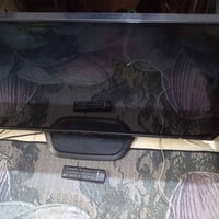 LG • ٤٣ بوصة • شغالة ١٠٠٪
