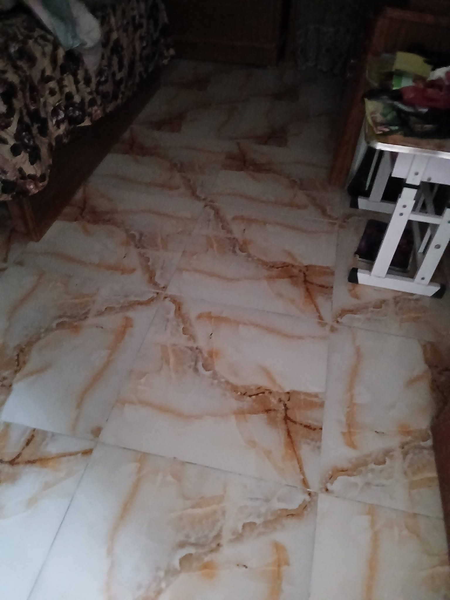 السلام عليكم بيت البيع 100 متر مربع مفوله بناء حديث استقبال وغرفه وصاله  ومطبخ مكان زعفرانيه دوره الشرطه من طب من ركن المصريه كبل اول فرع عل يسره كاع سيد عباس  مجاري موجوده وحالين اكو عمل عل ارصفه وسبيس طابو زراعي سند 25 وكاله ام الصوره سعره / 65 وبيه مجال   رقمي *********** واتساب هم  موجود
