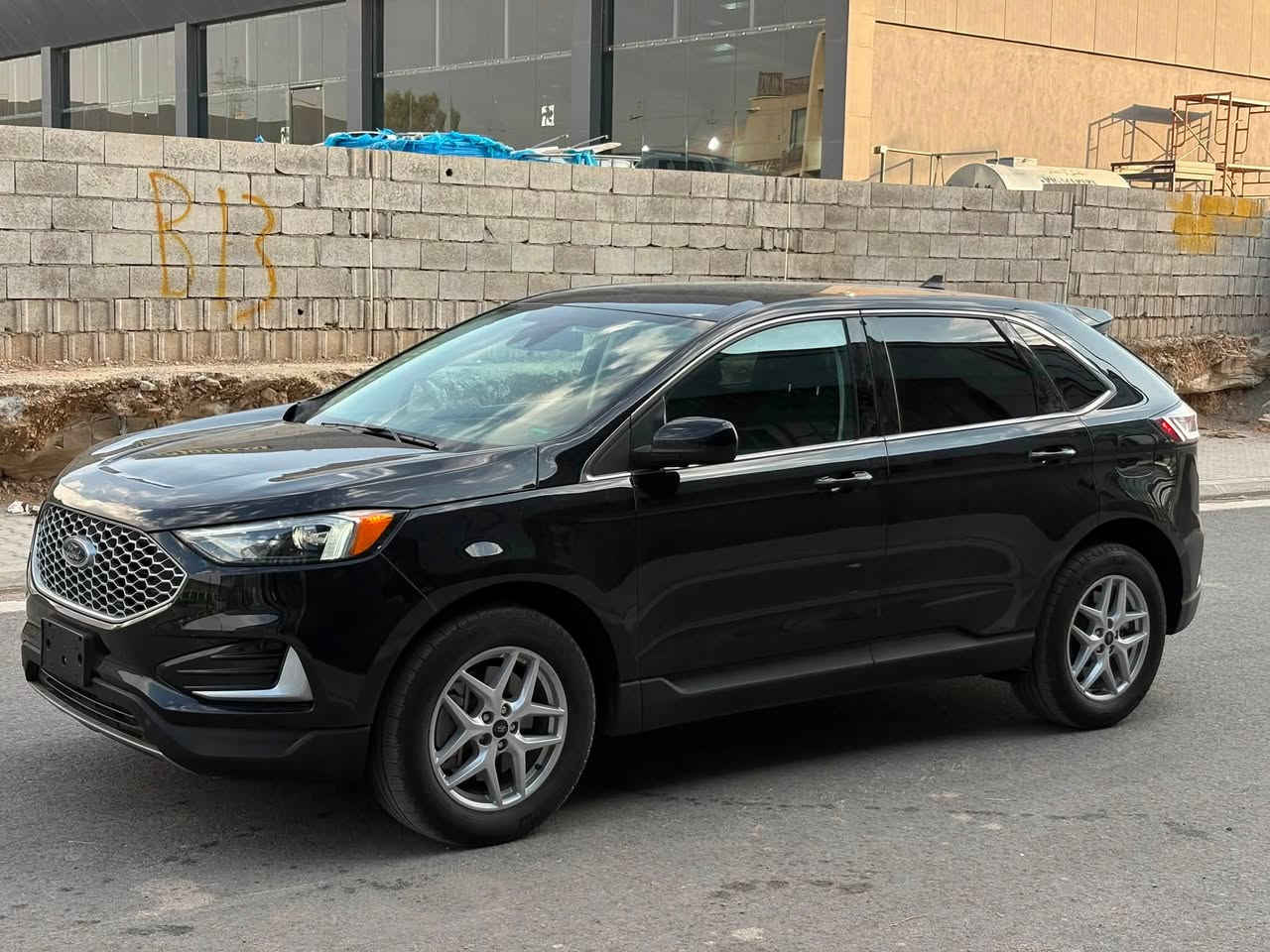 فورد أيدج 2024
مواصفات SEL AWD : عداد المسافه 46,000 ميل 

السياره صندوق و البنيد صبغ بدون قطرة
دواخل مابيها شواصي و لغود مكفول 
بدون ارباك ولا ارباك طاك كله بلادي 
سيت راديتر و تبريد و غاز بلادي 
بدون بارد و رصعات و شخوط السياره كلش جديده
كير و محرك وحجر بيئه و رادارات و كهربائيات بشرط
كاتي السياره يترقم شمالي مكان السياره سليمانيه

واتساب : ***********
