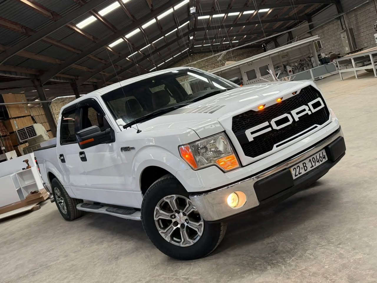 للبيع فورد F150 موديل 2011
خليجيه وكاله نيفا  
سيارة قوية ونظيفة وجاهزة للاستخدام
محرك كير تبريد تدفئه صدر كله جاهز 
 بدون أي مصاريف.
✅ وارد خليجي  
✅ محرك 8 سلندر 5000 المرغوب
✅ تدفئه تبريد شغاله بدون اي ملاحظات 

المواصفات:  
• باب طويل بدي قصير  
• ويل 18 مال جمسي حديث  سعره 800   
• شاشة + كاميرا خلفية  
• كشن منفصل  
• درج في باب البدي لسهولة الاستخدام  
• اضافة منظومة غاز 80 لتر (اقتصادية بالصرف)

⚙️ الحالة:  
المكينة، الكير، التبريد والتدفئة كلها تمام وجاهزة.

📄 السنوية: أربيل باسمي – تحويل مباشر  
📍 المكان: بغداد

💰 السعر: 140 قفل سعر نهائي

📞 الاتصال: ***********
