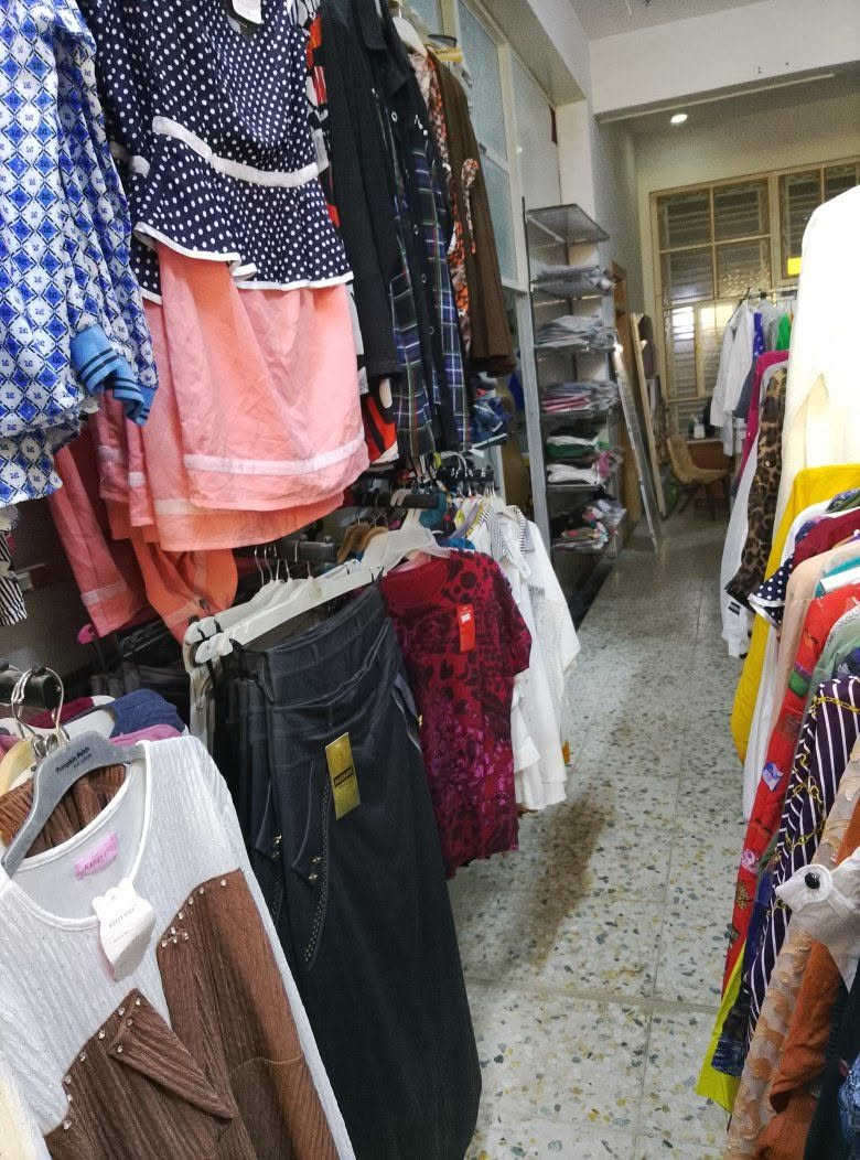 مجمع ملابس نسائية وأطفال بسعر 2000 القطعة بيع شلعة للاستفسار ***********
