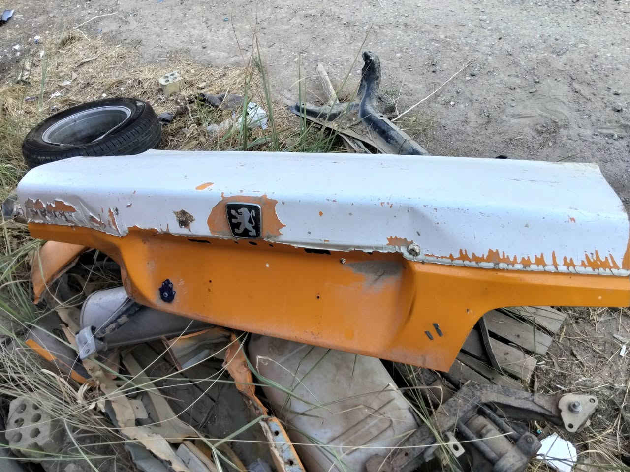 للبيع قيم  بسعر مناسب واخذ 
المكان بغداد 
***********
