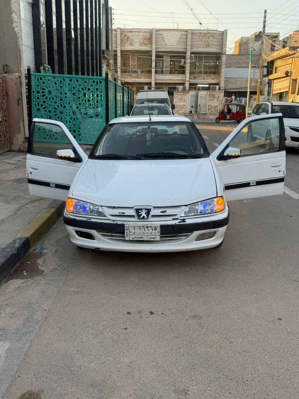 سلام عليكم بيجو بارص ٢٠١١ رقم بصره مشروع وطني 
صبغ جماليه عنواني الشعب سوق شلال 
***********
السعر 32
