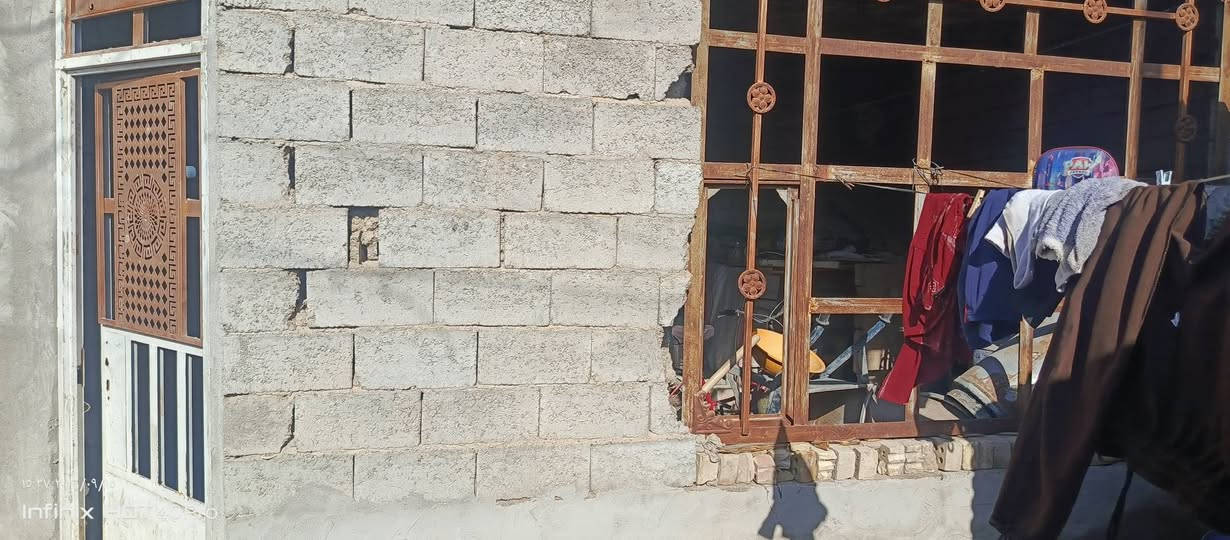 دار للبيع المساحة ميتين وخمسين المكان الدوانم صفحت سمير الخياط العكيلي بس الديوانية ما كاملة بس موجود ال سيراميك مالهةخط اول  البيت الرقم استفسار***********

نص مكتوب في الصور:
- ١٠:٣٥ ٢٠٢٦/٠٩/١٥
- Infinix HOT 40 Pro
- ١٥:٣٥ ٢٠٢٦/٠٩/١٥ Infinix HOT 40Pro
- 15:26 ٢٠٢٦/٠٩/١٥
- Infinix HOT 40Pro
- 15:37 ٢٠٢٣/٠٩/٠٥
- Infinix Hot 30
- ١٥:٣٨ ٢٠٢٦/٠٩/١٥