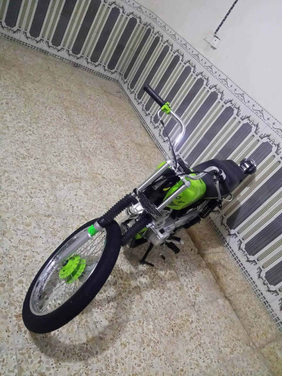 سلام عليكم شباب
دراجه نامه للبيع اوراق اصولي صار عشر أيام من عمرته سعره ٩٥٠ مكاني المجر الكبير المو شراي لا يضل يراسل***********

