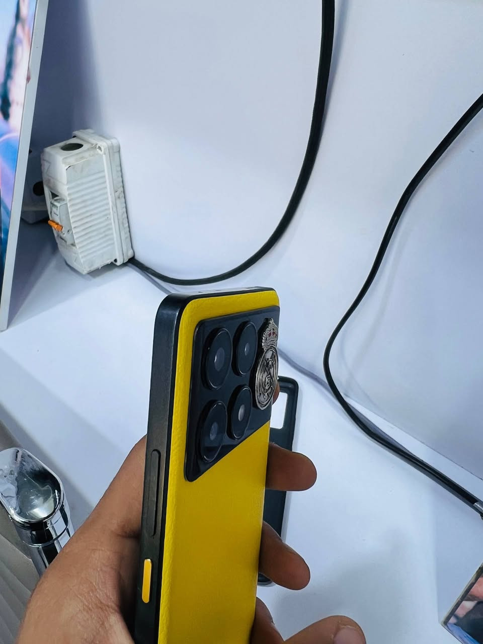📱 للبيع | POCO X6 Pro 5G
السلام عليكم 🌹

متوفر POCO X6 Pro 5G بحالة الوكالة وأخو الجديد، والجهاز نظيف جدًا لدرجة كلمة جديد قليلة بحقه 🔥
بسعر (325) الف دينار وبيه مجال حك الجية

🔹 الذاكرة الداخلية: 512GB
🔹 الرام: 12GB + 6GB توسعة
🔹 الحالة: وكالة، نظافة عالية جدًا
🔹 الجهاز: ما بيه شخط أو ضربات، وعلى حالة الوكالة تمامًا ✨

📦 الملحقات:
• الكيبل الأصلي
• الكارتونة
• الگفر الأصلي مالته

💯 جهاز نظيف ومعتنى بيه، وجاهز للاستخدام بدون أي صرف إضافي.

📩 للاستفسار والتواصل مراسلة خاص 
رقم الهاتف : ***********
مكاني : البصرة ، قضاء الدير
