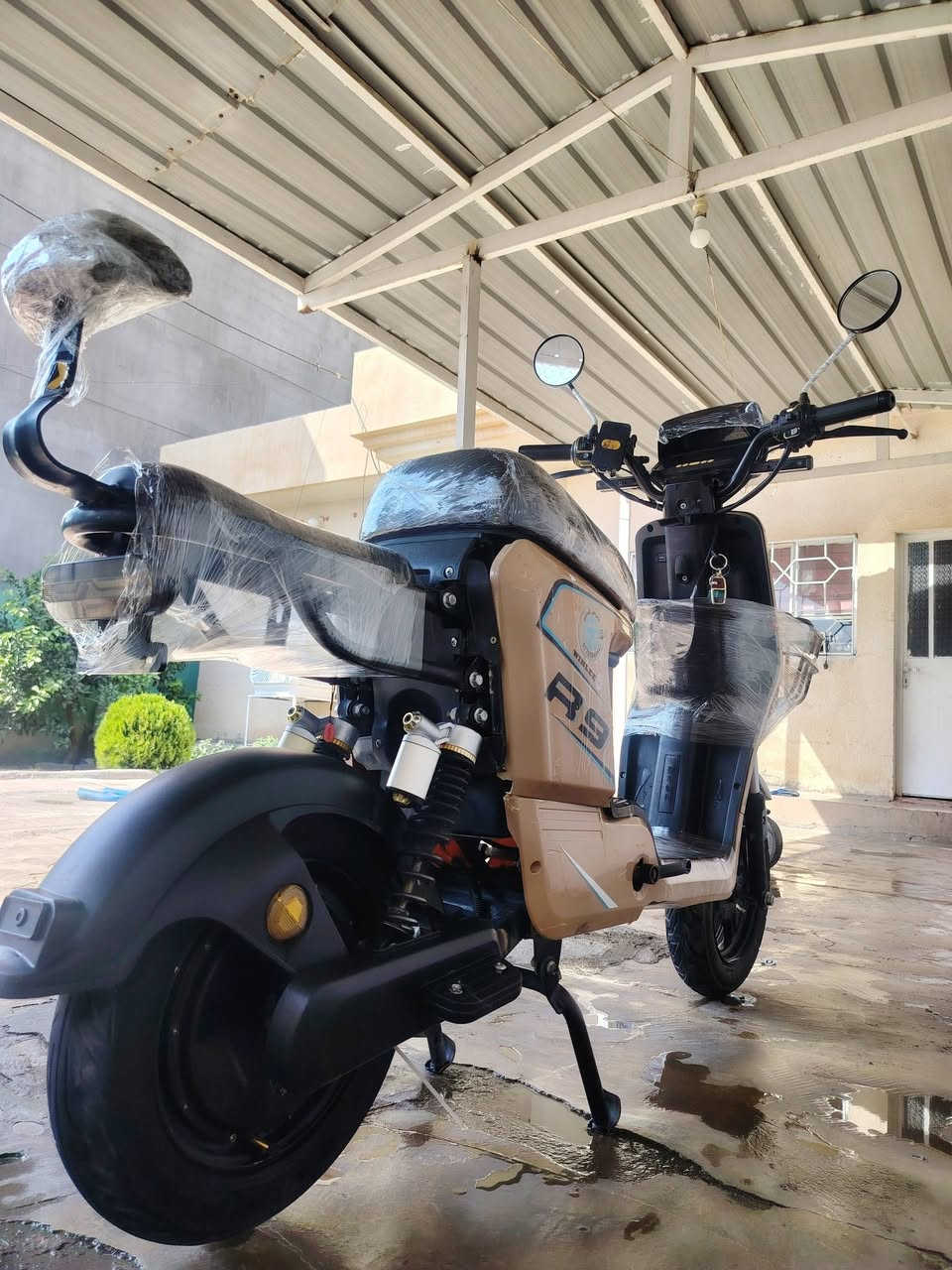السلام عليكم ورحمة الله وبركاته
ماطور شحن 2026 R9
أغراضه كاملة وياه
المواصفات
بطارية 32  امبير 
نظام رجوع R
السرعة 109
نظام الشحن 
منفذ شحن موبايل
.الضوء علي ناصي
كل النشرات شغالات
ضد المي
الكير 4 تبديلات
السعر /485 وبي مجال
شراي يتصل ***********
عنوان شرقاط حي العسكري
