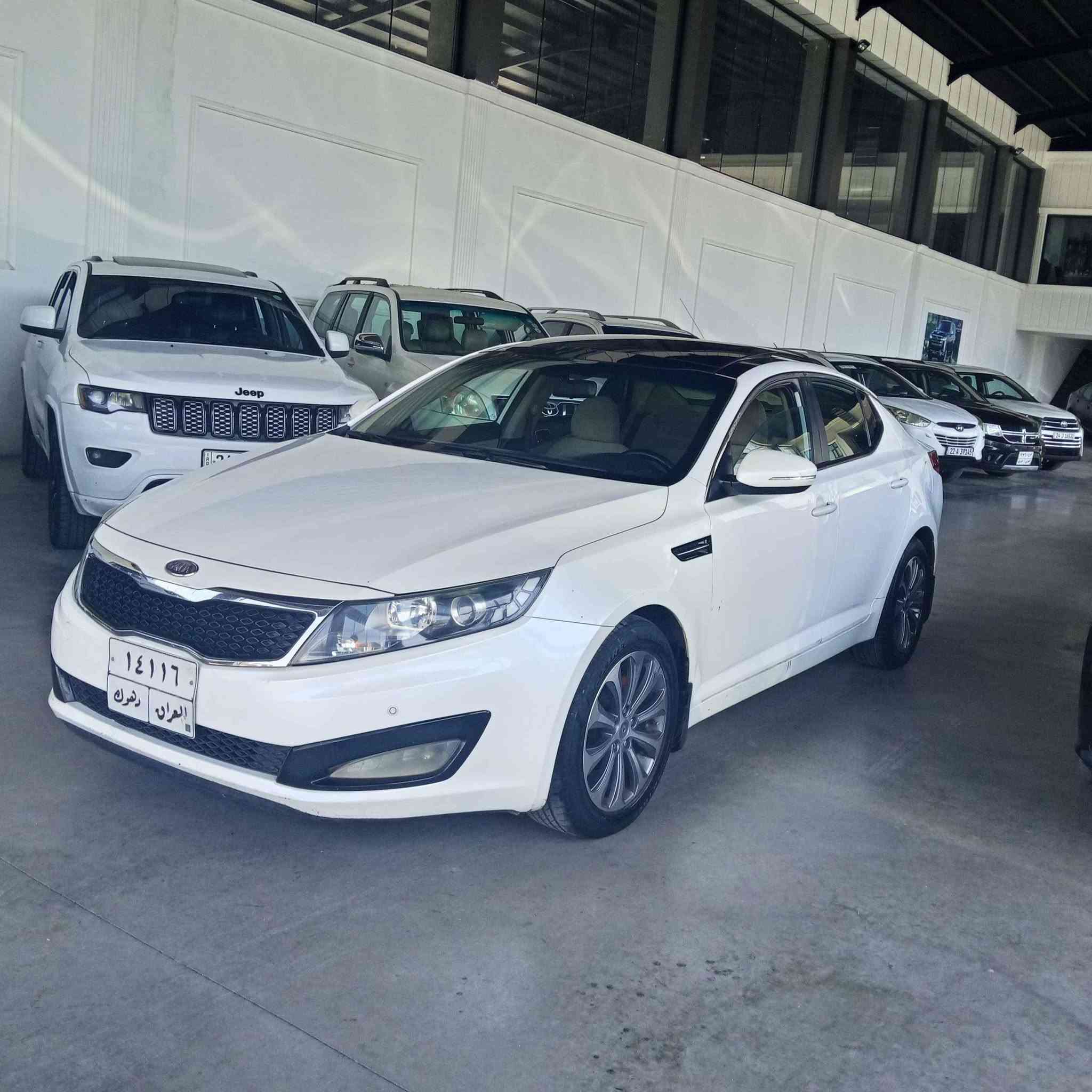 كيا اوبتيما موديل ٢٠١١ محرك دوش 
سياره خليجي او كوري  بس مو امريكي
بانوراما وفتحه بالسقفو ثلاث گير
حساس خلفي وامامي
قوديك نشره وكهربائي
نظام ايكو 
تبريد مركزي داخل اصفر
ماشيه ١٤٨ ألف ميل
كير ومحرك وتبريد بشرط 
سياره 
بدون دعم وبدون صبغ 
فقط بيها تعديلين على بارد شبر
لغود وشواصي ودكم وايرباكات
كلها وضع شريكه 
مكانها دهوك داخل دهوك 
سعرها ١١٤ ورقه ونزل ٧ أوراق غرامه
فقط للبيع ما اراوس ما ابيع بالاقساط
*********** واتس اب دهوك, العراق
