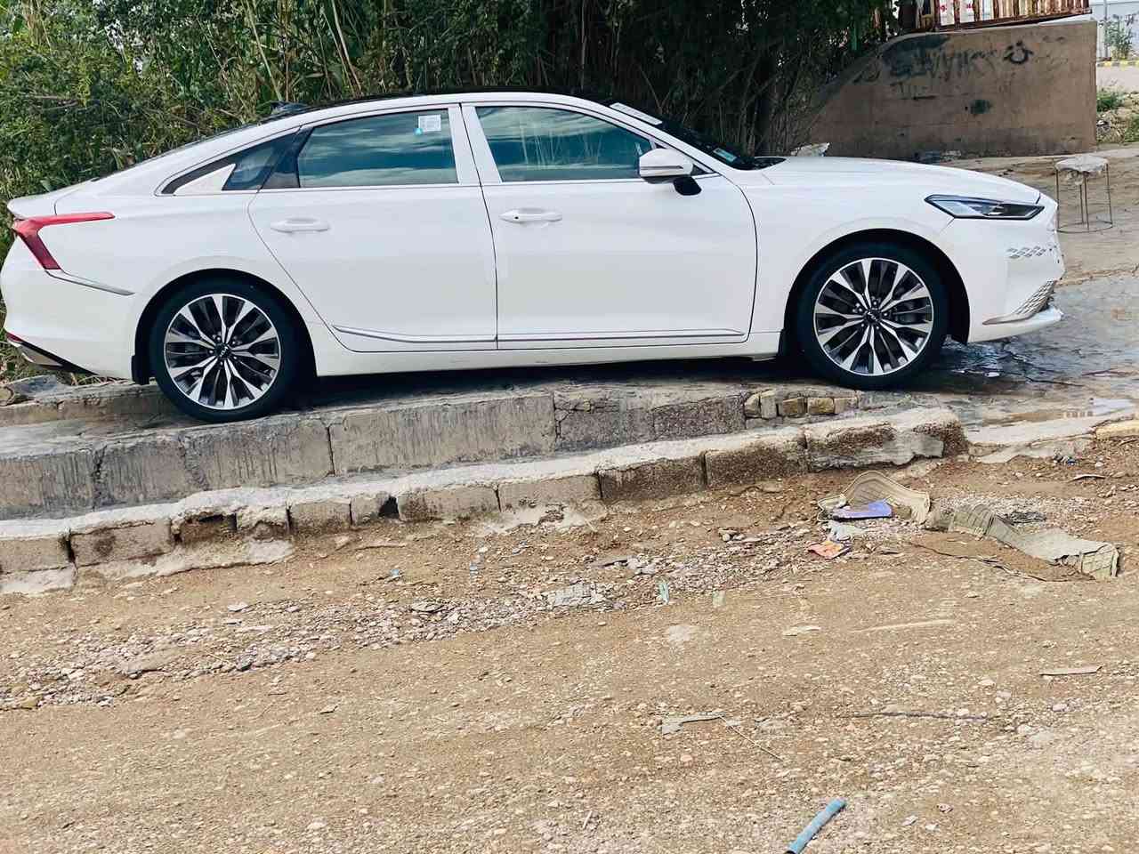 سيار كي 8 فول واحد على واحد مديل 2023 مكفوله وبيها بس بارد قلييل كلش هذا سونار سعر 200وبيها مجال ***********
