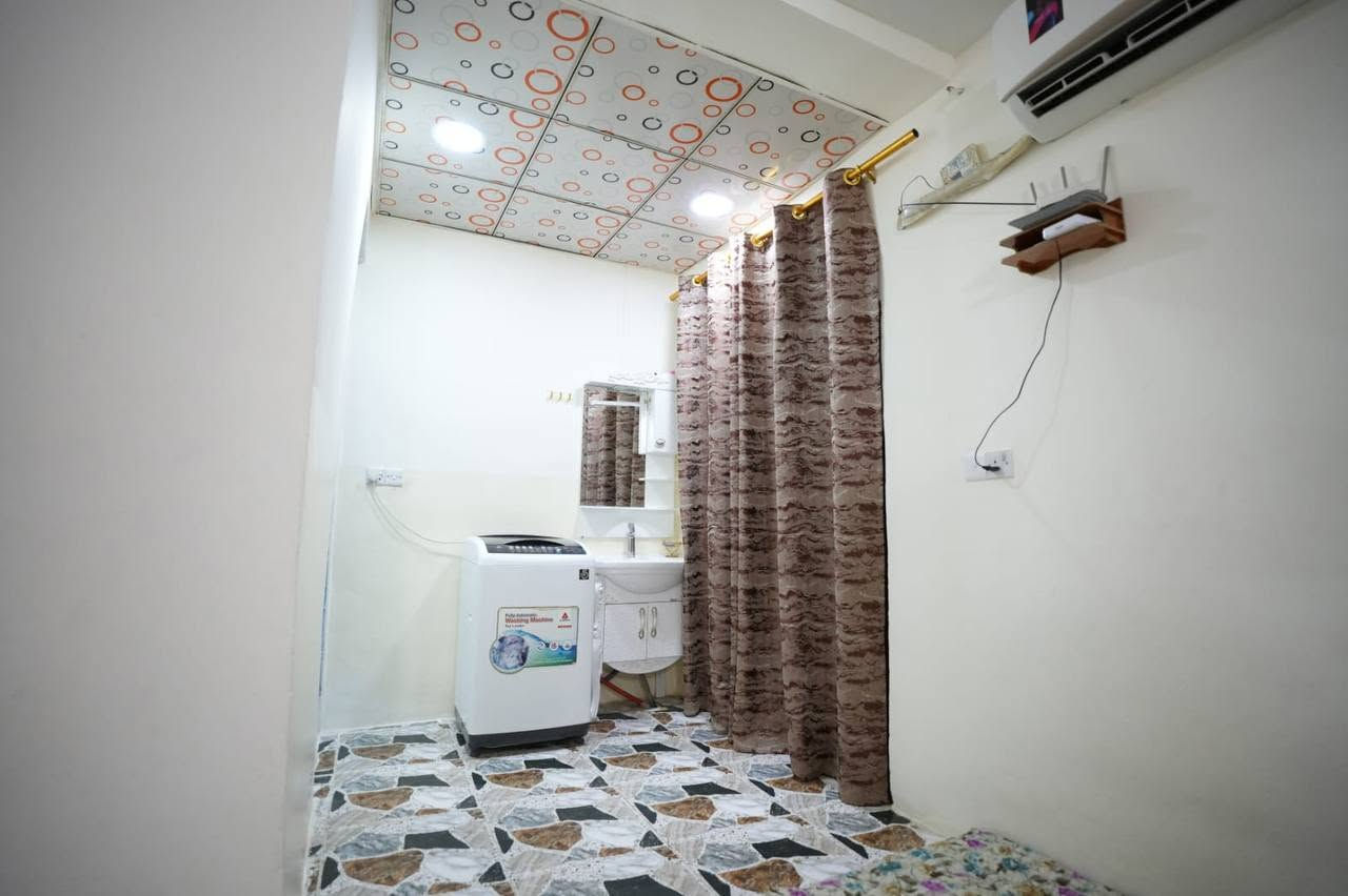 مشتمل للسكن او الاستثمار
📍 سامراء – حي الضباط الثانيه قرب اسواق الحارث
 🏠غرف نوم  1
📐 المساحة: 130 متر 
↔️ الواجهة: كل مشتمل 6.5 متر 
🛣️ شارع 6 متر
موقع ممتاز قريب خدمات وسعر مناسب
📞 للاستفسار:
***********
***********
🏢 مكتب القمر للاستثمار العقاري
عنوان المكتب سامراء حي الشهداء مدخل شارع 2000
✨ مستقبلك في عقارنا
نستقبل العروض في جميع مناطق سامراء اتصال او وتساب
