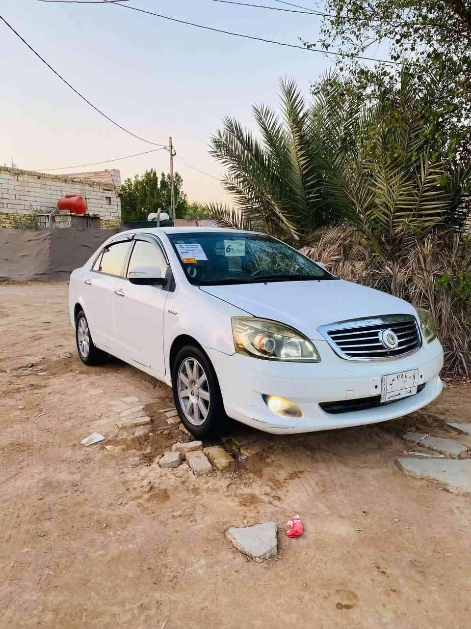 السلام عليكم ورحمة الله وبركاته للبيع أو مراوس بتكسي جيلي موبل 13 كفاله عامه ضربه وصبغ وتبديل بيه بارد قليل بالباب مكينه ياباني تبريد ثلج تخم تاير دوشمه جديده شاشه كامره جاهزه للخير رقم بغداد سنويه ل28  السعر 48 وبيه مجال    ***********
