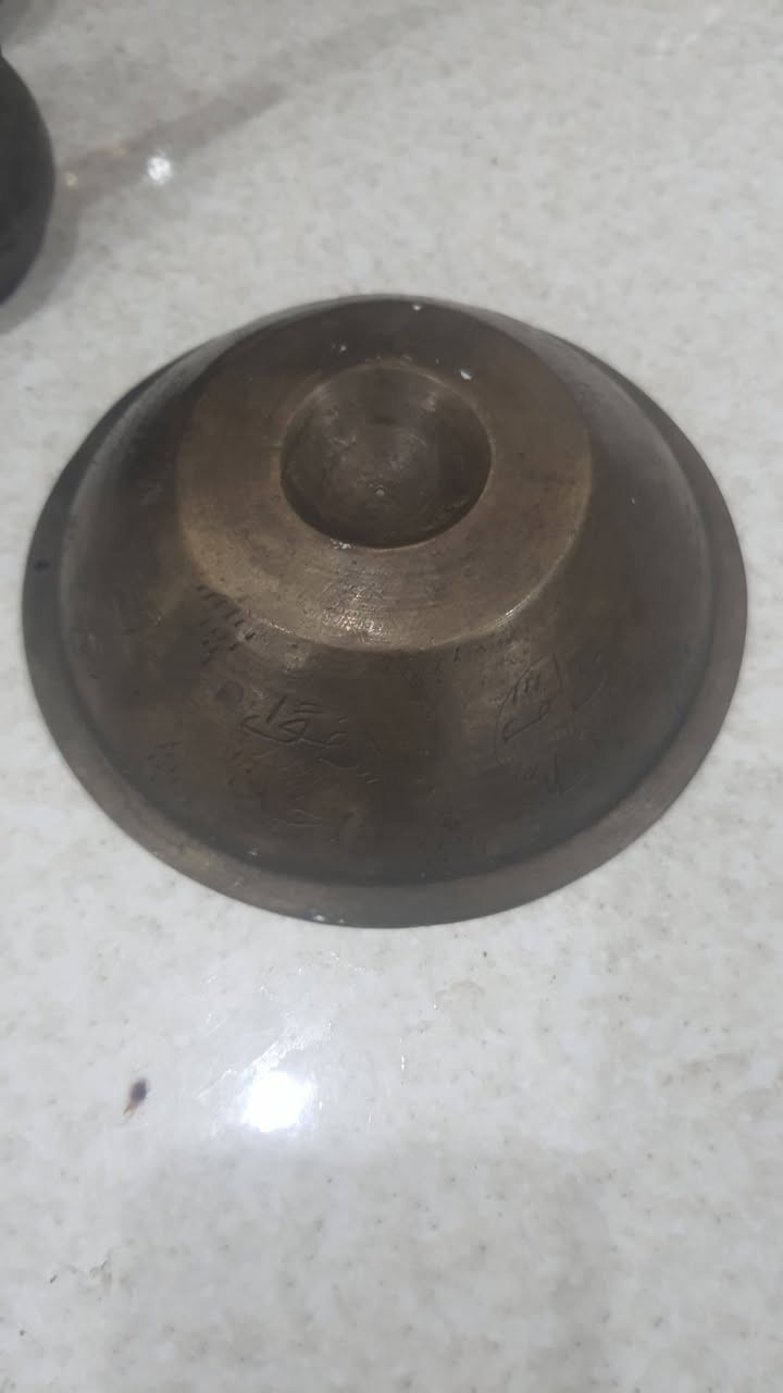 سلام عليكم  أنتيكات مشراب والطاسه بغدادي  قديم  التواصل ***********ابو علي السعر ١٠٠ الف
