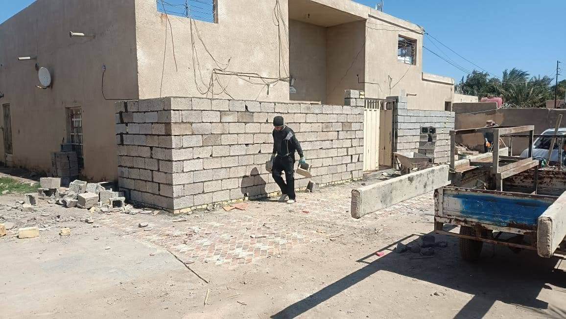 سلام عليكم شباب بيت ع طريق شاهينه طريق ابو ماش مقابيل بيت حطيبه
بيت مساحته 350
بيت طابو زراعي 
4غرف نوم

استقبال

2مطبخ

مخزن

صاله كبيره

وباقي تفاصيل داخل الرقم

***********
