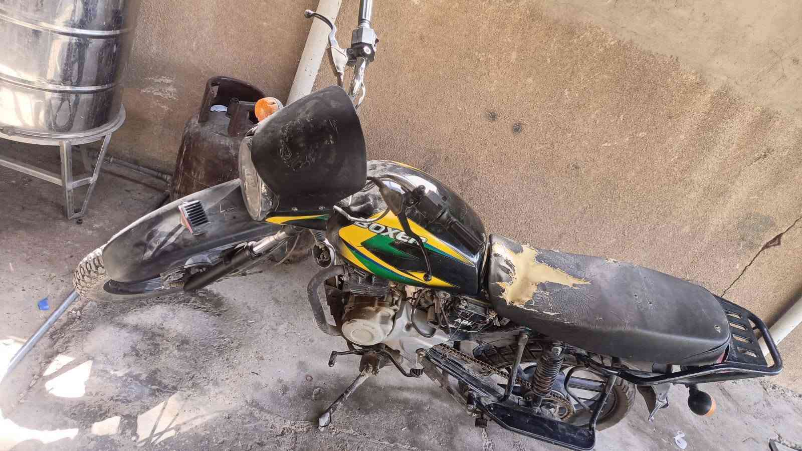 دراجه بوكسر للبيع
دراجه ماصارلي هواي من ماخذاه 
شغل كله بس تبديل جوب خلفي 
دراجه موديل23 كهربايات كله شغاله 
سعر 850وبيه مجال مكاني بغداد الدورة 
اي سفسار على رقم ***********
