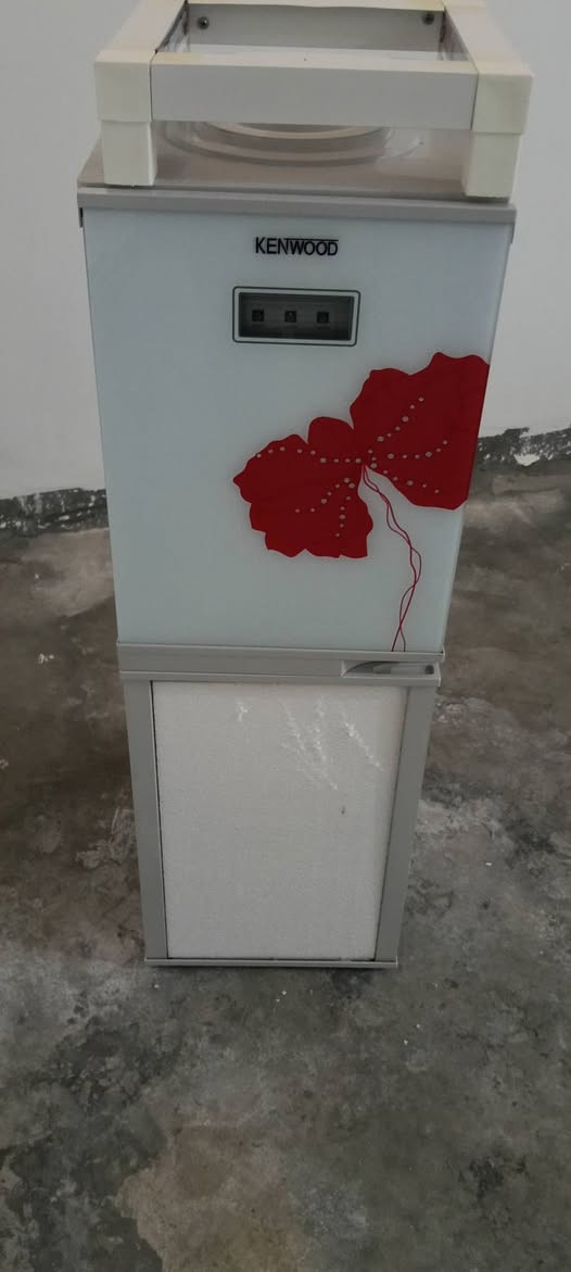 براد نضيف وشغال مابي أي شي فقط الجامه الجوه مكسوره ولفرن همين شغال ومابي أي شي بس الجامه مالته هم مكسوره ثنينهن شغلات الرقم ***********متواجد واتساب فقط
