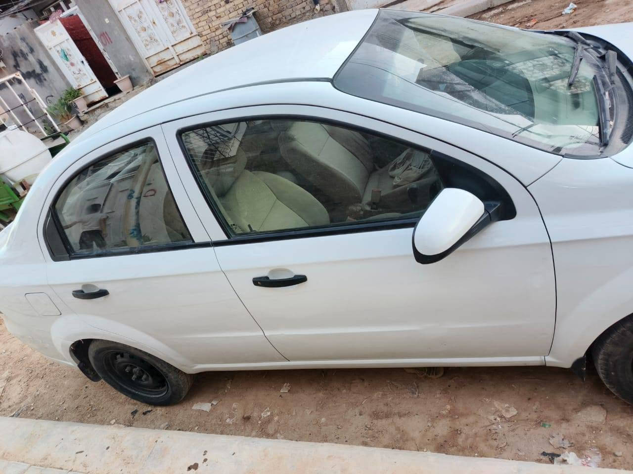 افیو للبیع مدیل ١١خلیجی مگفول من الضربه سياره جديد محرك وكير جديد مفتوح تبريد شغل حداده جديد رقم بغداد مميز مكانه النجف السعر 65 بيه مجال للاشراي 
***********
