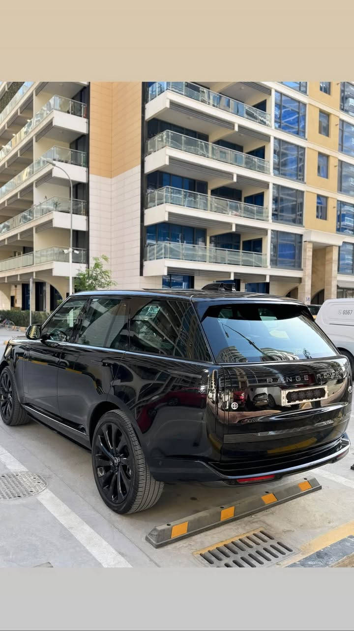 للبيع او المراوس رانج روفر 2025 hse P400 
محرك V6 وكاله سردار خاصعه للضمان شركه 
فول مواصفات كفاله عامه ماشيه 19km ....🍂

مواصفات 1/1 
بانوراما 
بصمه 
جكات 
بيبان شفط 
عدد شاشات 3
عدد كامرات 5 
جنطه كهرباء 
دوس كهرباء 
كراسي جلد 
كراسي كهرباء
تدفئه تبريد 
خزن ميموري 
الى اخر معروفه 
------------------------------------------
موقع سياره بغداد الشراي يتصل او واتساب 
الهاتف : ***********
