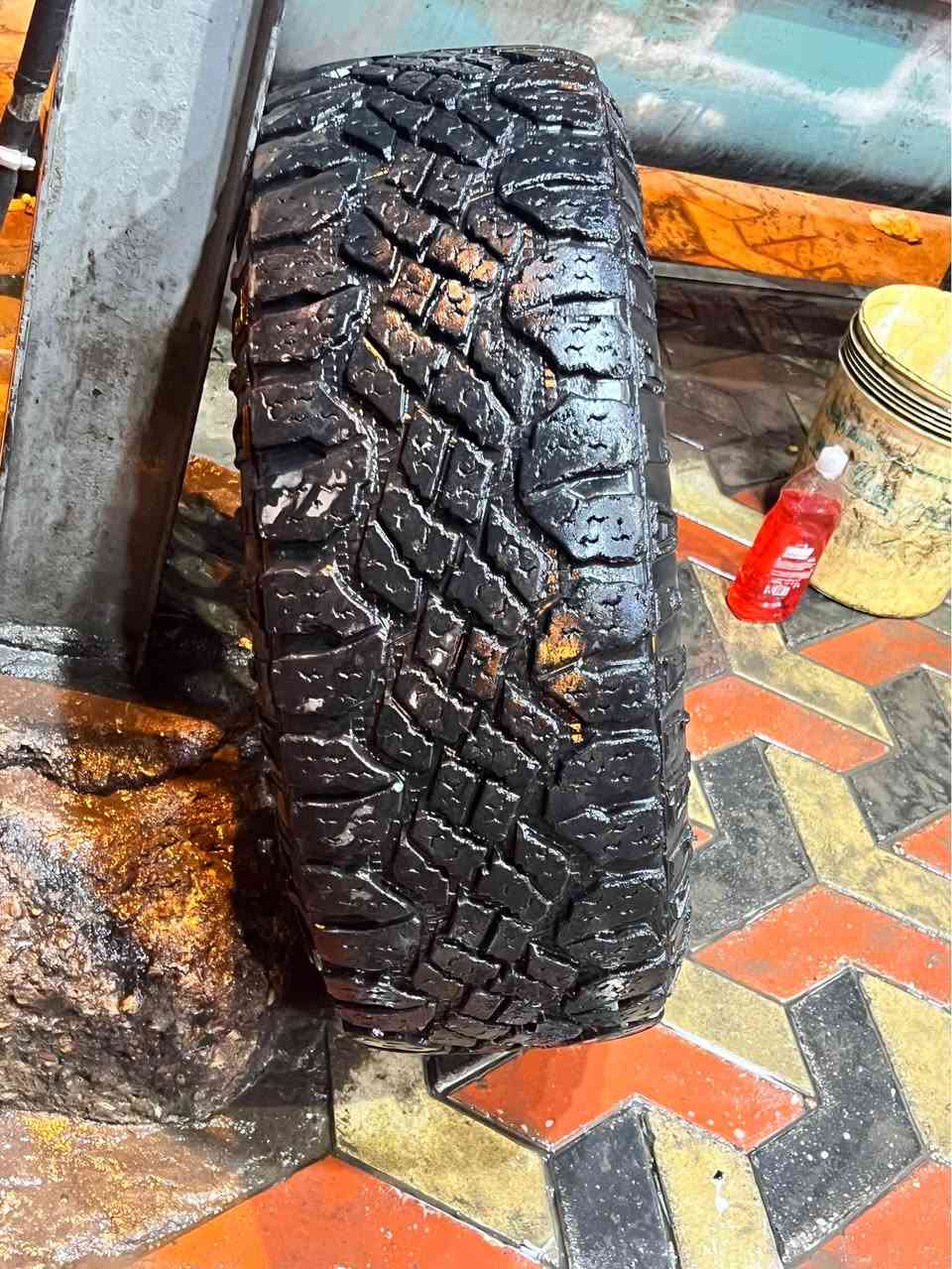 ميسان • تاير • نص حجري