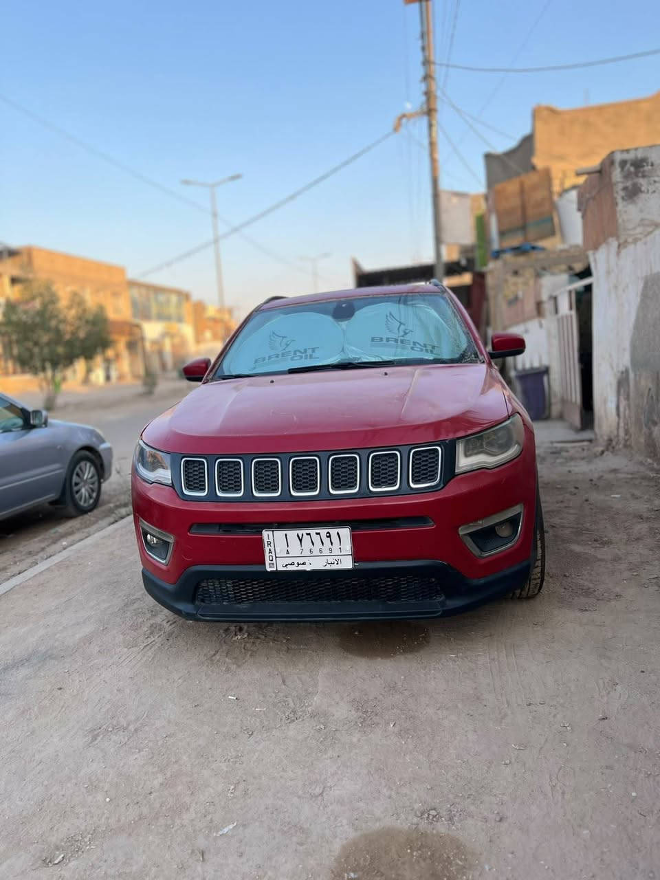 Jeep Compass Latitude 2018. جيب كومباس 2018 
اللون: أحمر
المحرك: 2.4L Tigershark MultiAir2،  سلندر4
القوة: 180 حصان
القير: أوتوماتيك 6 سرعات
الدفع: أمامي FWD
الوقود: بنزين
عدد المقاعد: 5
شاشة Uconnect مع Bluetooth
فتحة بالسقف 
تحكم ستيرن 
كاميرا خلفية
السعر: ١٠٠ ورقة 
العنوان:بابل
للاستفسار الاتصال على الرقم حصراً:
***********

