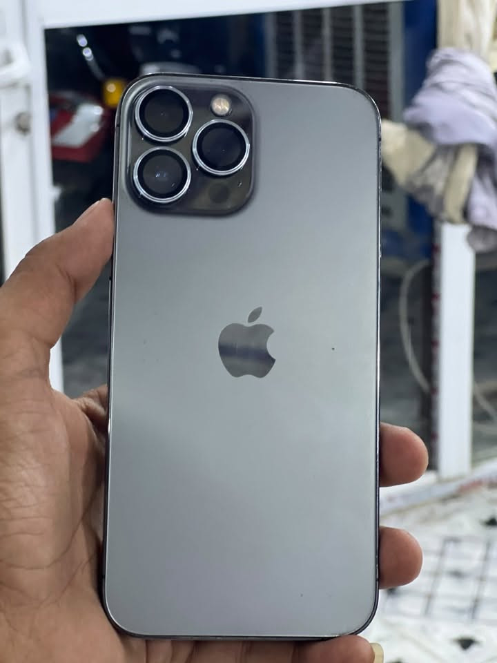 ايفون 13برو ماكس بلادي بطاريه 85  سعره 600
ذاكرة 256
الجهاز مكفول ماعدا فطور بلبلازمه بدون ملحقات 
فقط جهاز الشراي يعلق او يراسلني واتساب او يتصل وبخدمته 
*********** واتساب 

*********** اتصال
