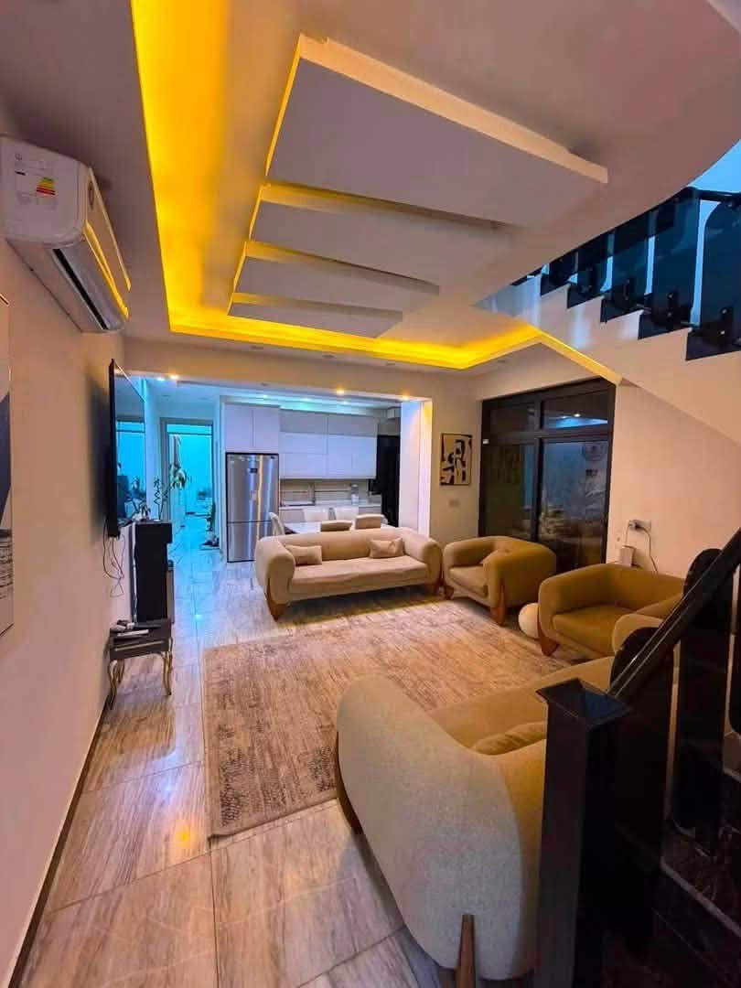 للايجار في السيدية دار مؤثث Vip 🌟

🌟 بيت بمساحة 150م < MODREN >

🛏️ يتكون من:

4 غرف نوم

صالة واسعة

مطبخ مرتب

خدمات متكاملة

🔥 مؤثث بالكامل (أثاث زيرو)

⚡ كهرباء مجانية

☀️ منظومة طاقة شمسية

🎙️ نظام أليكسا للتحكم بالصوت

💰 السعر: 2,500,000 دينار فقط

للأستفسار اكثر الاتصال على الرقم 

***********

او زيارة مكتب المصطفى للاستثمار و التطوير العقاري
