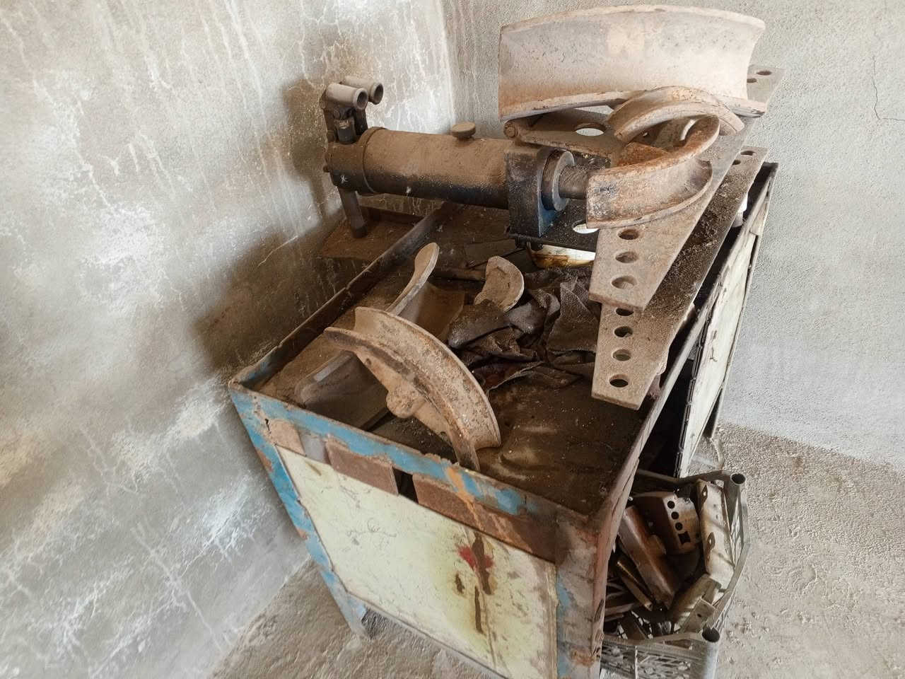 عواجه للبيع
سعر175بيها مجال 
رقم***********واتساب
