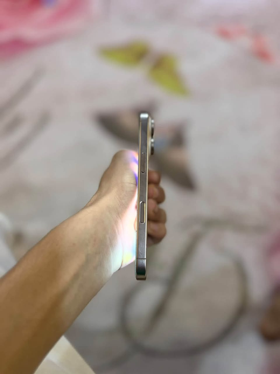 آيفون ١٦ برو • ١٢٨ • بطارية ٩٤٪