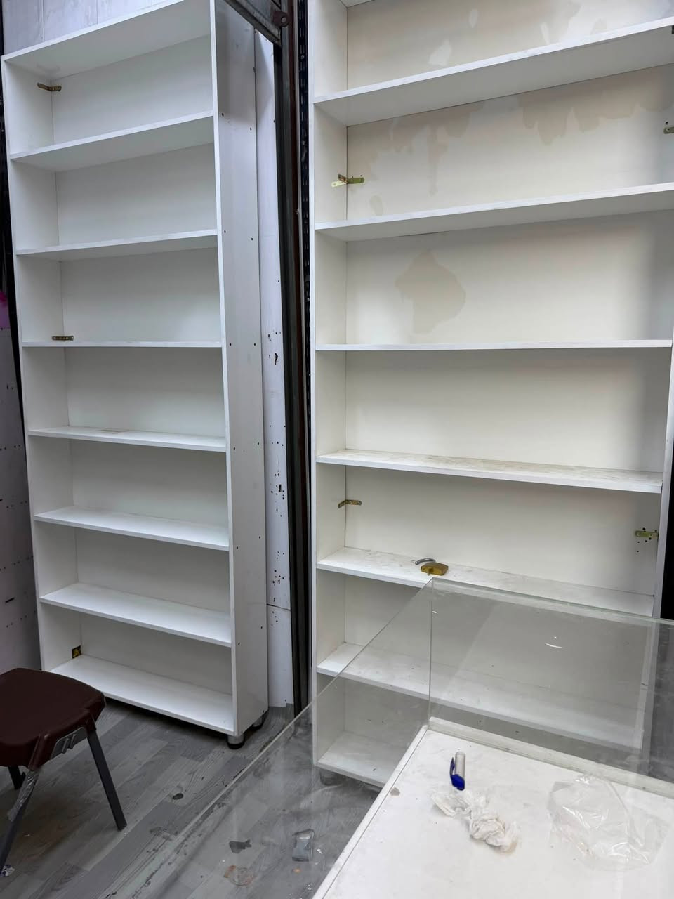 فريتات عدد ٦قطع طول مترتين ونص عرض متر.  ‭***********‬
