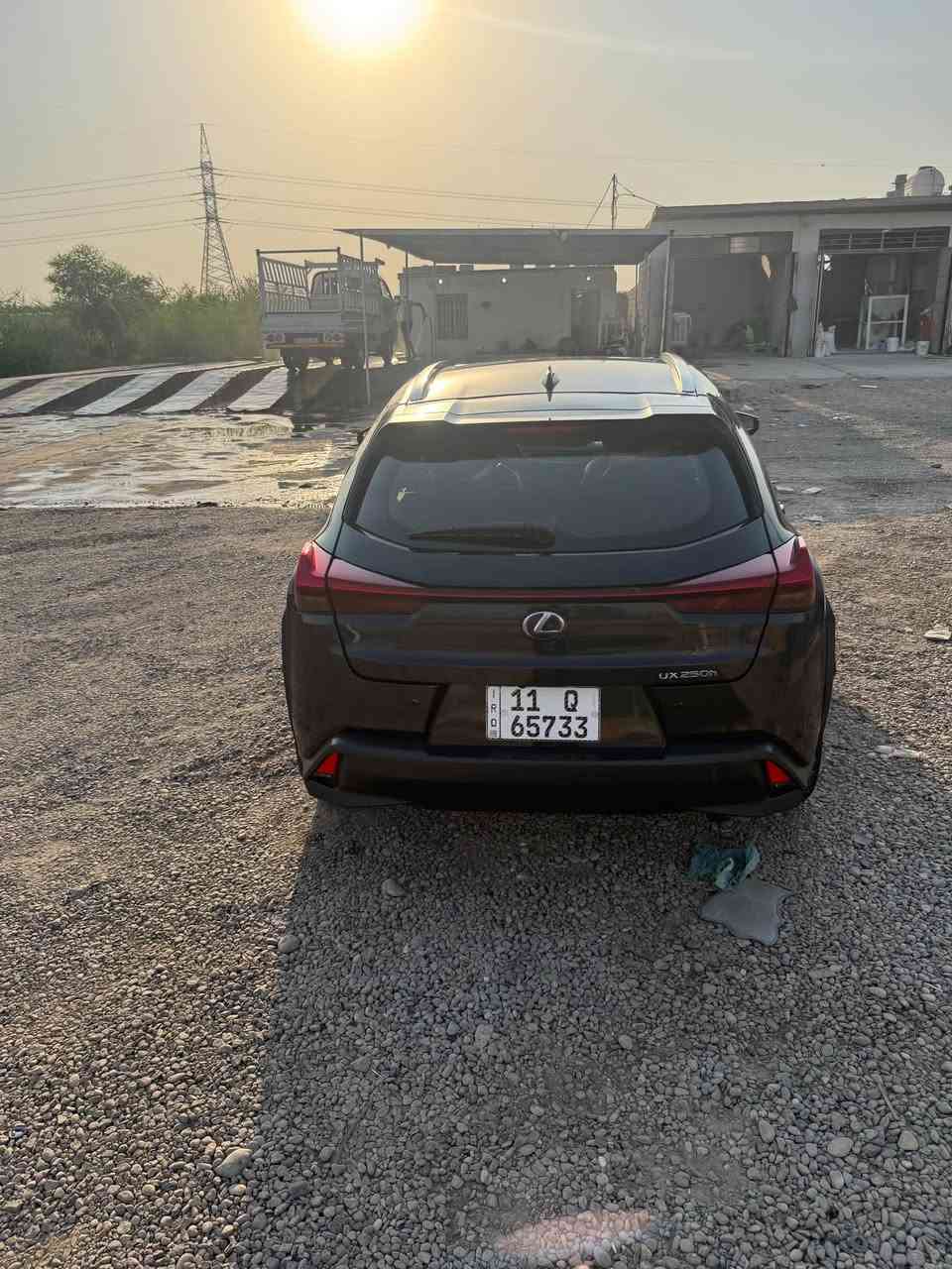 سلام عليكم
للبيع لكزز UX250 h هايبرد موديل 2022 السيارة فول مواصفات للأخير مابيها شي نقص الضرر صورته مرفقة ويه الصور ممشى السيارة 45  ميل 
 السعر 180ورقة
للتواصل :‭***********‬
