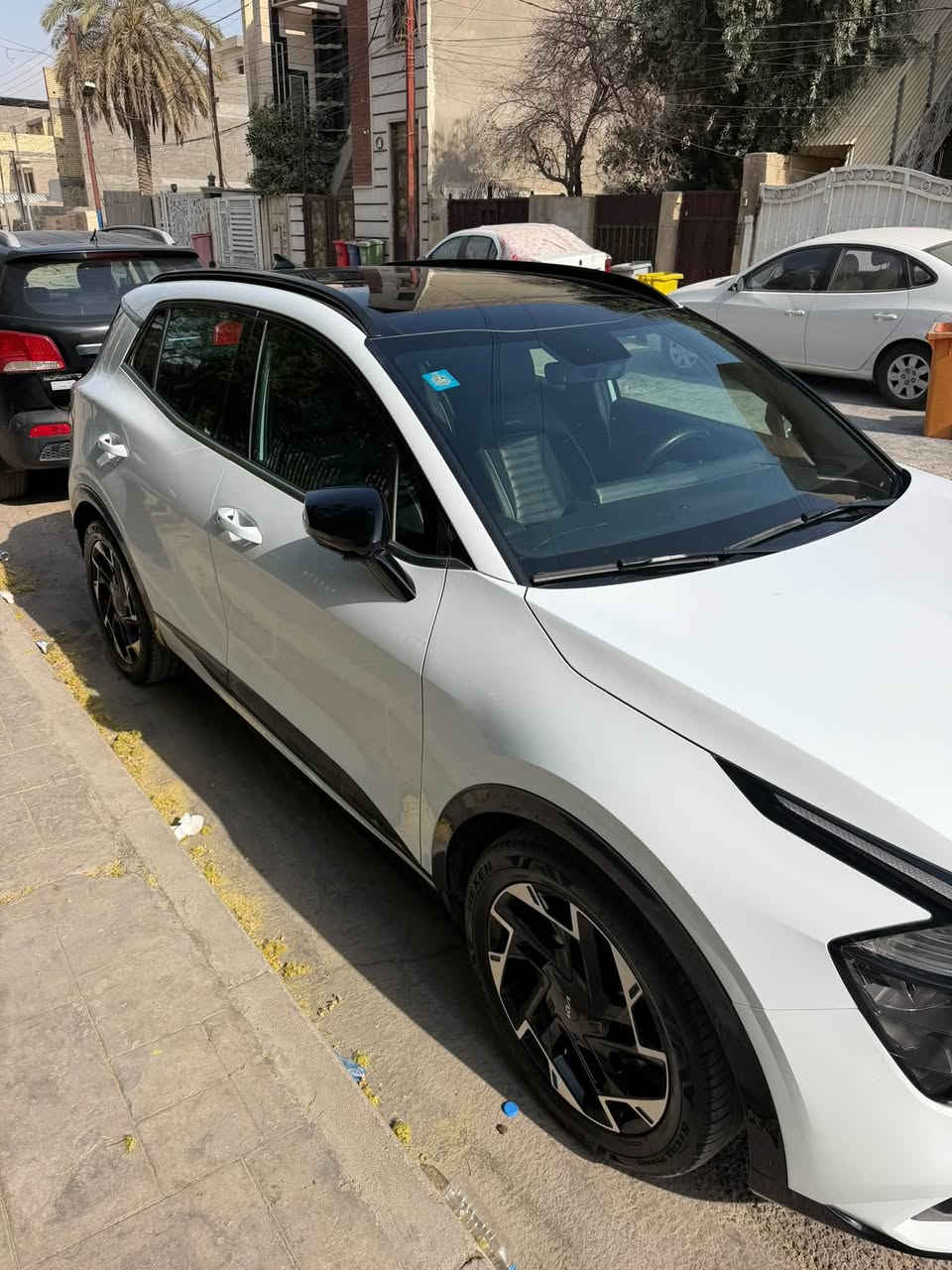 كيا سبورتج جي تي لاين موديل 2024 
فول مواصفات 1/1 
بانوراما 
تشغيل بصمة 
كشنات جلد وكنتاره 
كشن كهرباء 
شاحن واير لس 
تحكم ستيرن 
تدفئة وتبريد مقاعد ومقود 
لايتات زينون 
نقاط عمياء 
رادار تفاعلي 360 درجة 
وباقي المواصفات المعروفة 
السيارة ضمان الشركة الدولية لغاية 100 الف كيلومتر 
مكفولة من الصبغ ماعدا pdr بالباب الخلفي عكس جهة السائق شي بسيط جدا ومامبين ابدا 
مبدل بيها بطاله بالشركة بالضمان 
مكانها بغداد العامرية او حي حطين 
السعر 22,300
***********
