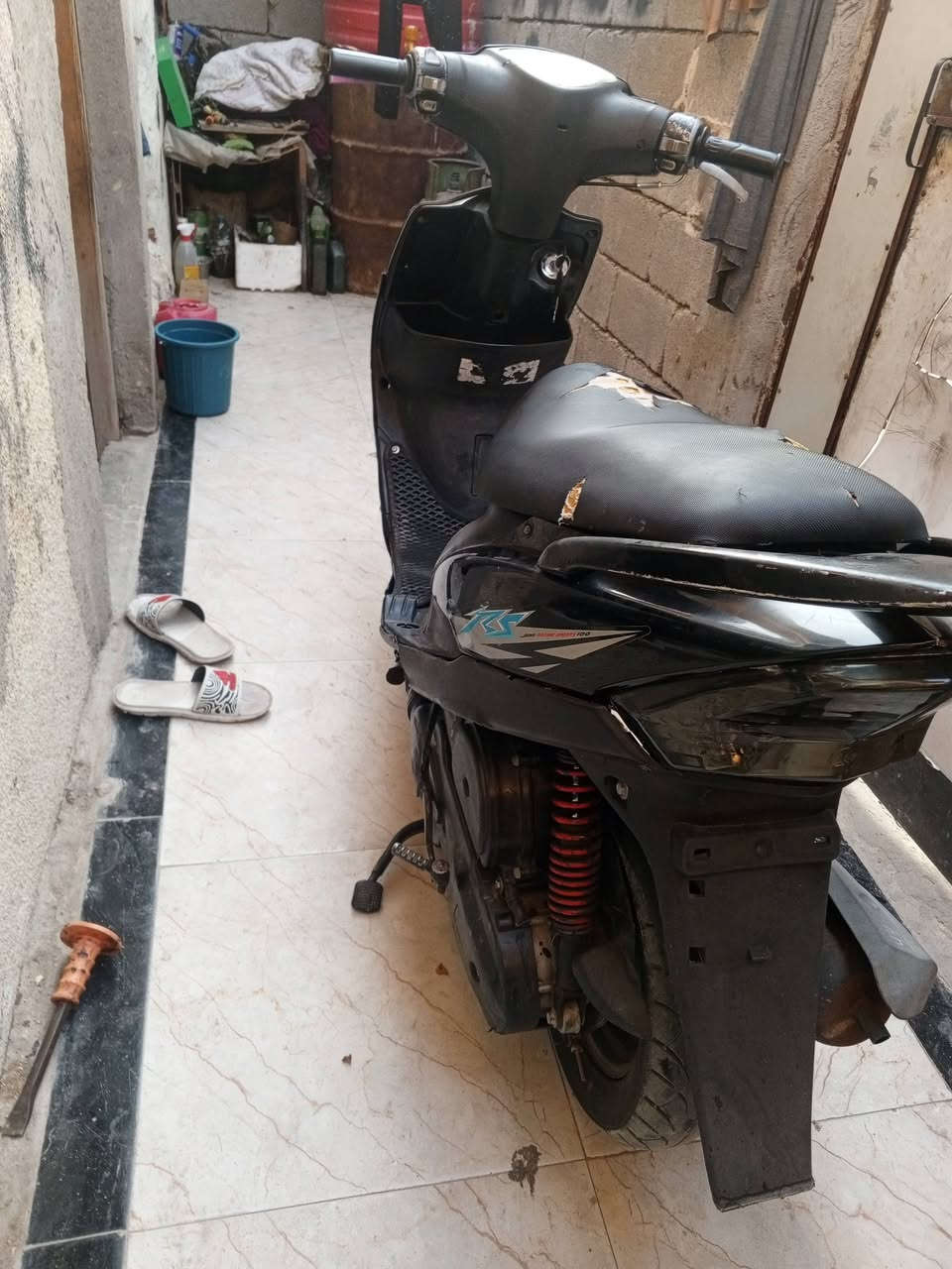 للبيع ماكس عدله بوشه بلاد 49مفتوحه ولفات وزنجيل فقط تشتغل بس هندر نقص باتري دراجه نضيفه سعر 500العنوان بصره الاصمعي الجديد ***********
