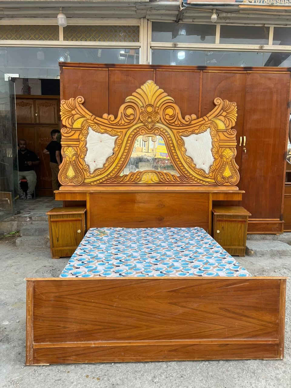 غرفه نوم ام الخمسه مستعمله طابق واحد صاج نظيفه عنوانه كوت حي الجهاد شارع النجارين نجارة ومعرض الحجامي الاتصال او مراسلة الصفحه سعره (٥٥٠ وبيه مجال الشراي )مع الشد والنقل علينه داخل الكوت  ***********

نص مكتوب في الصور:
- 078049465