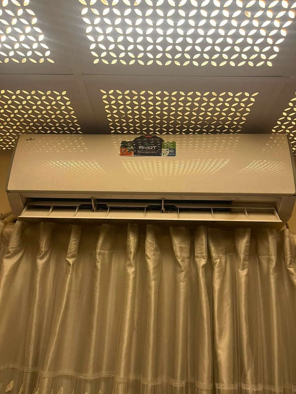 سبلت طن ونص  جديد مشتغل موسم واحد فقط 
النوعيه tcl للبيع  السعر 450 الف 
***********
